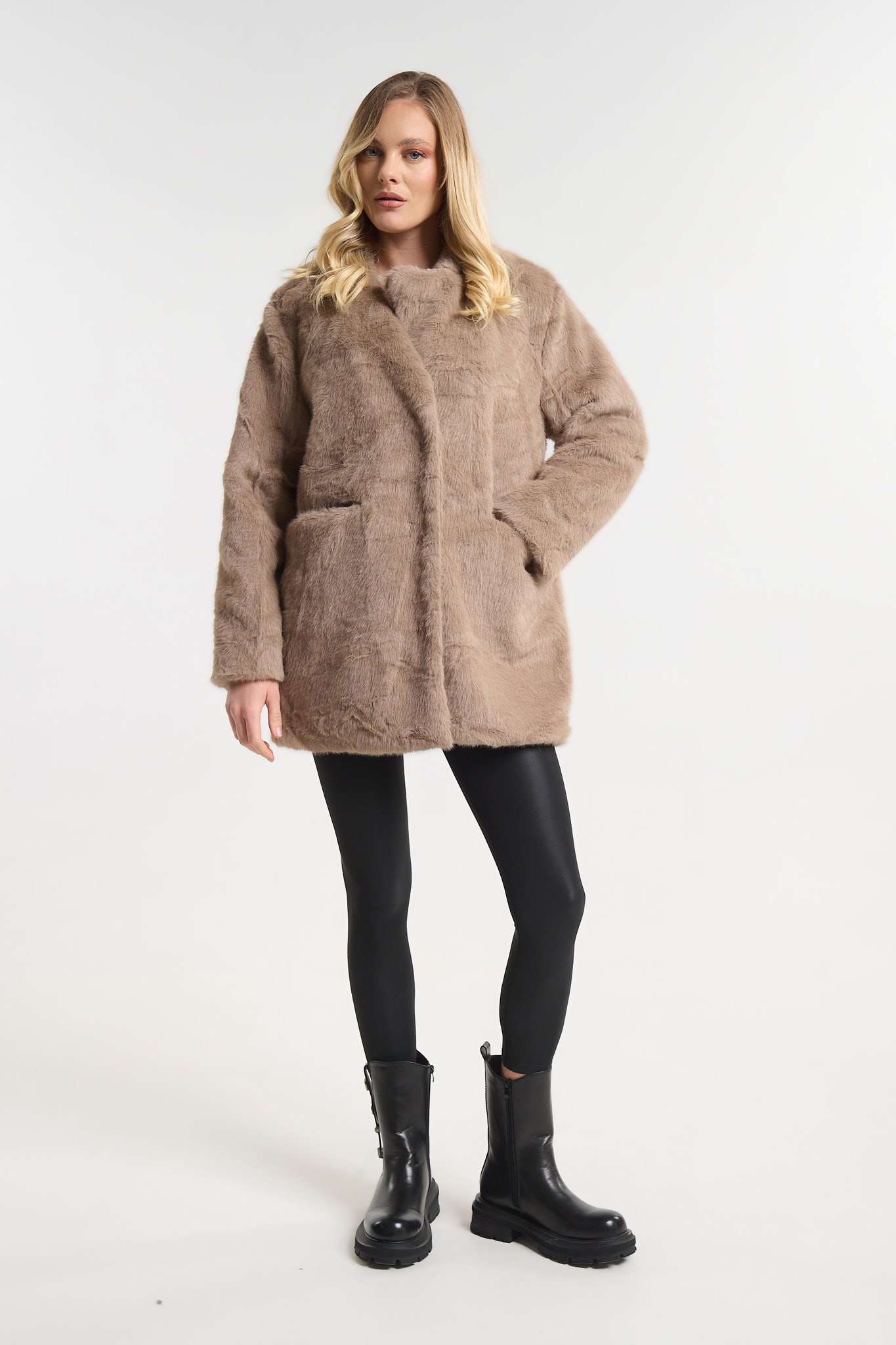 Παλτό Γούνινο Με Γιακά, Φόδρα & Τσέπες φωτογραφία