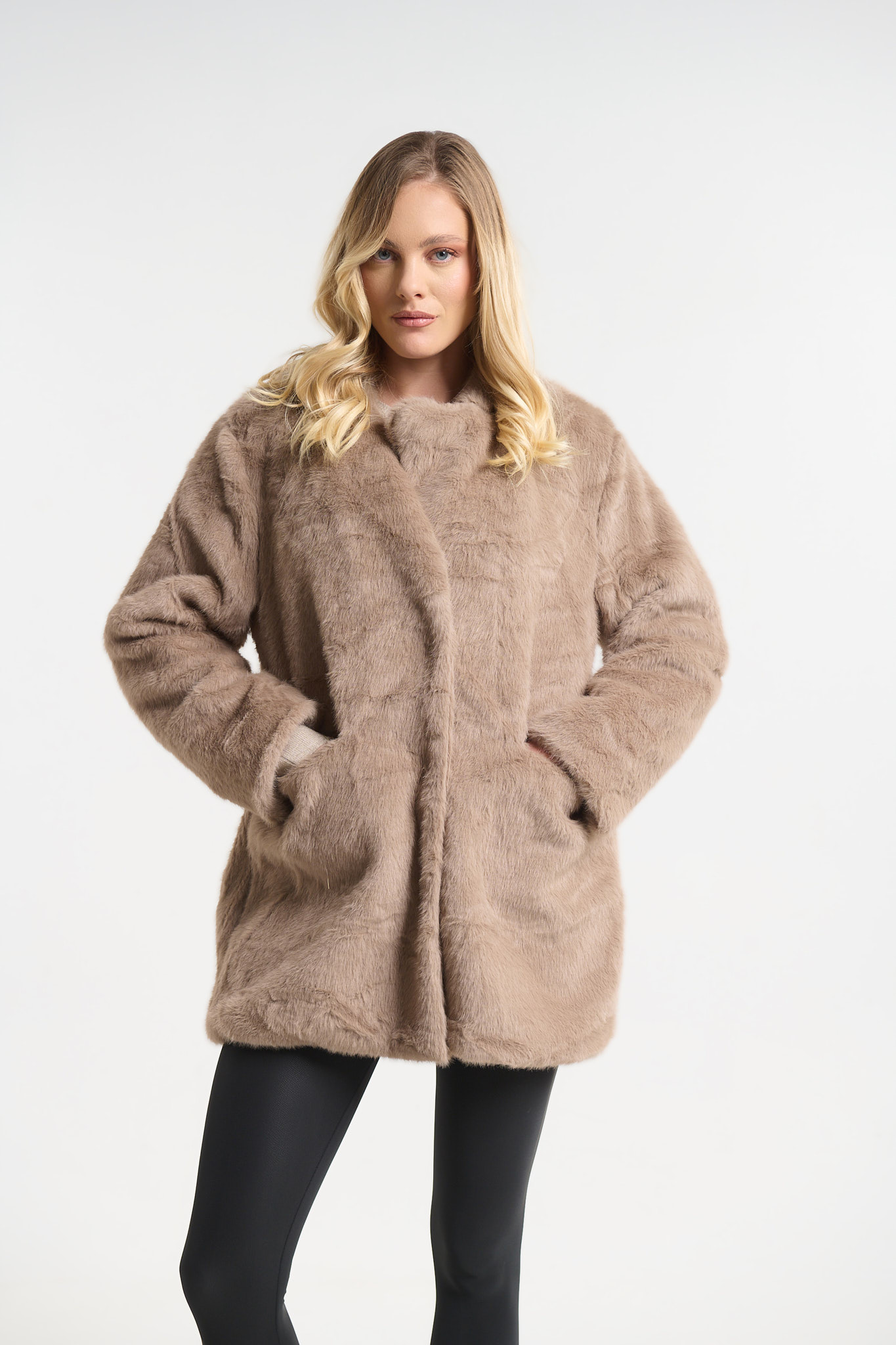 Παλτό Γούνινο Με Γιακά, Φόδρα & Τσέπες φωτογραφία