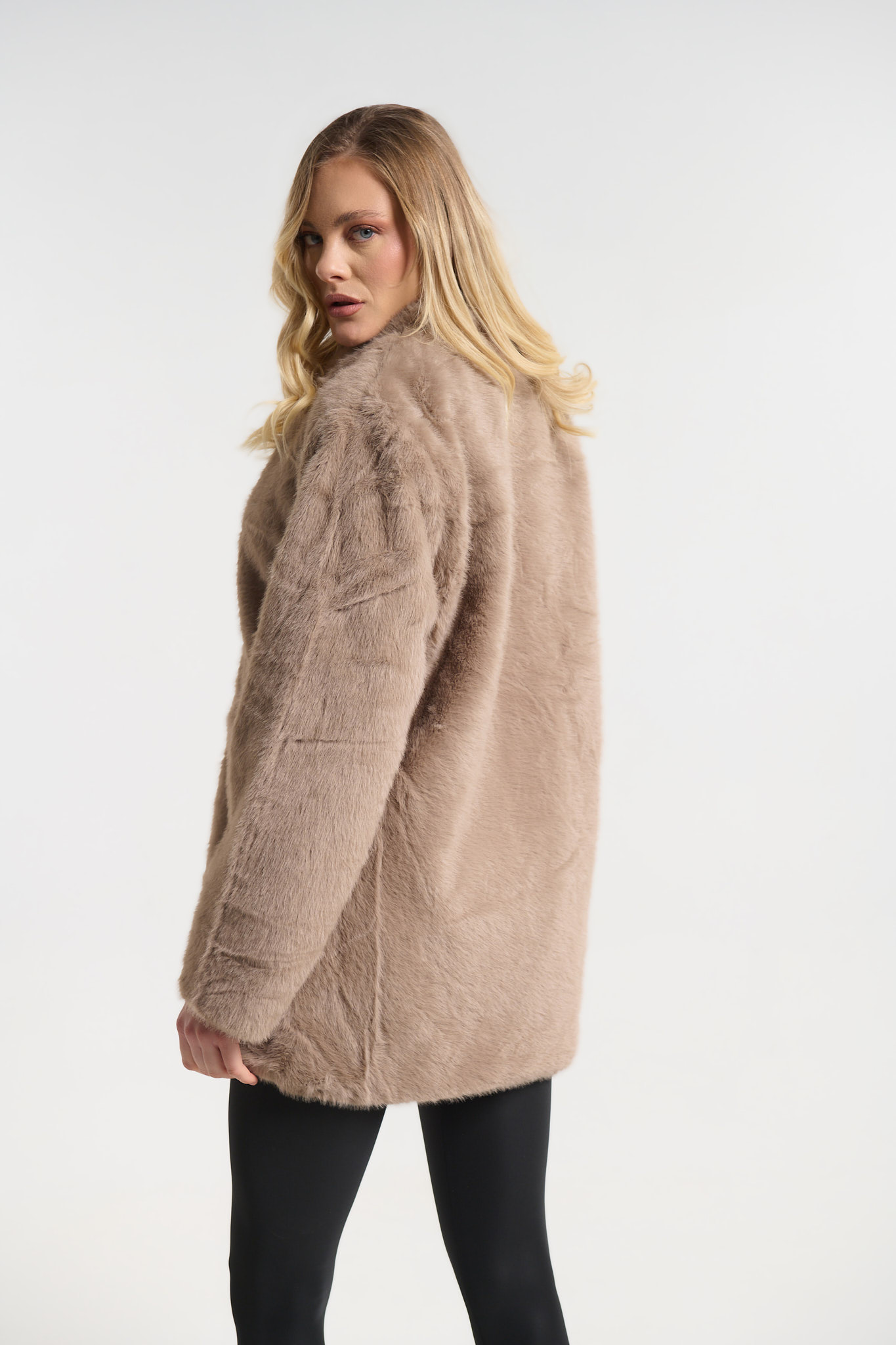 Παλτό Γούνινο Με Γιακά, Φόδρα & Τσέπες φωτογραφία