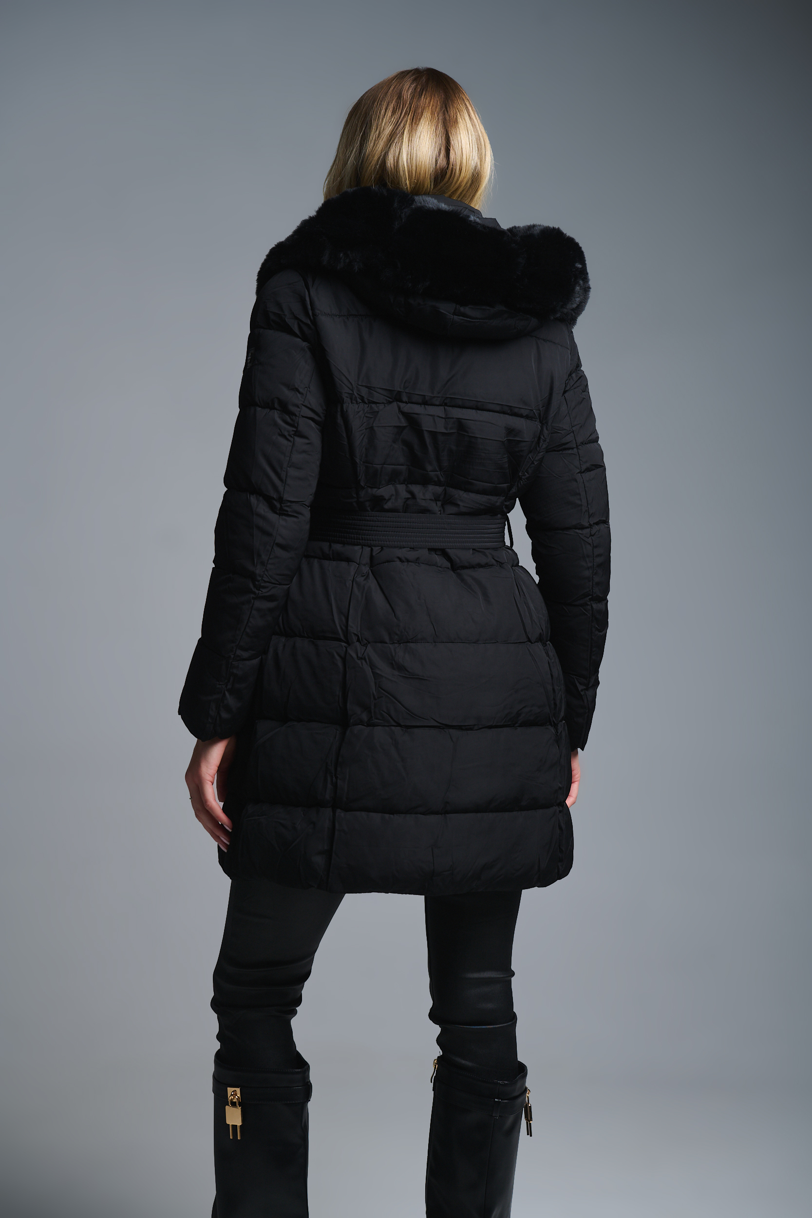 Μπουφάν Με Συνθετική Γούνα & Ζώνη φωτογραφία