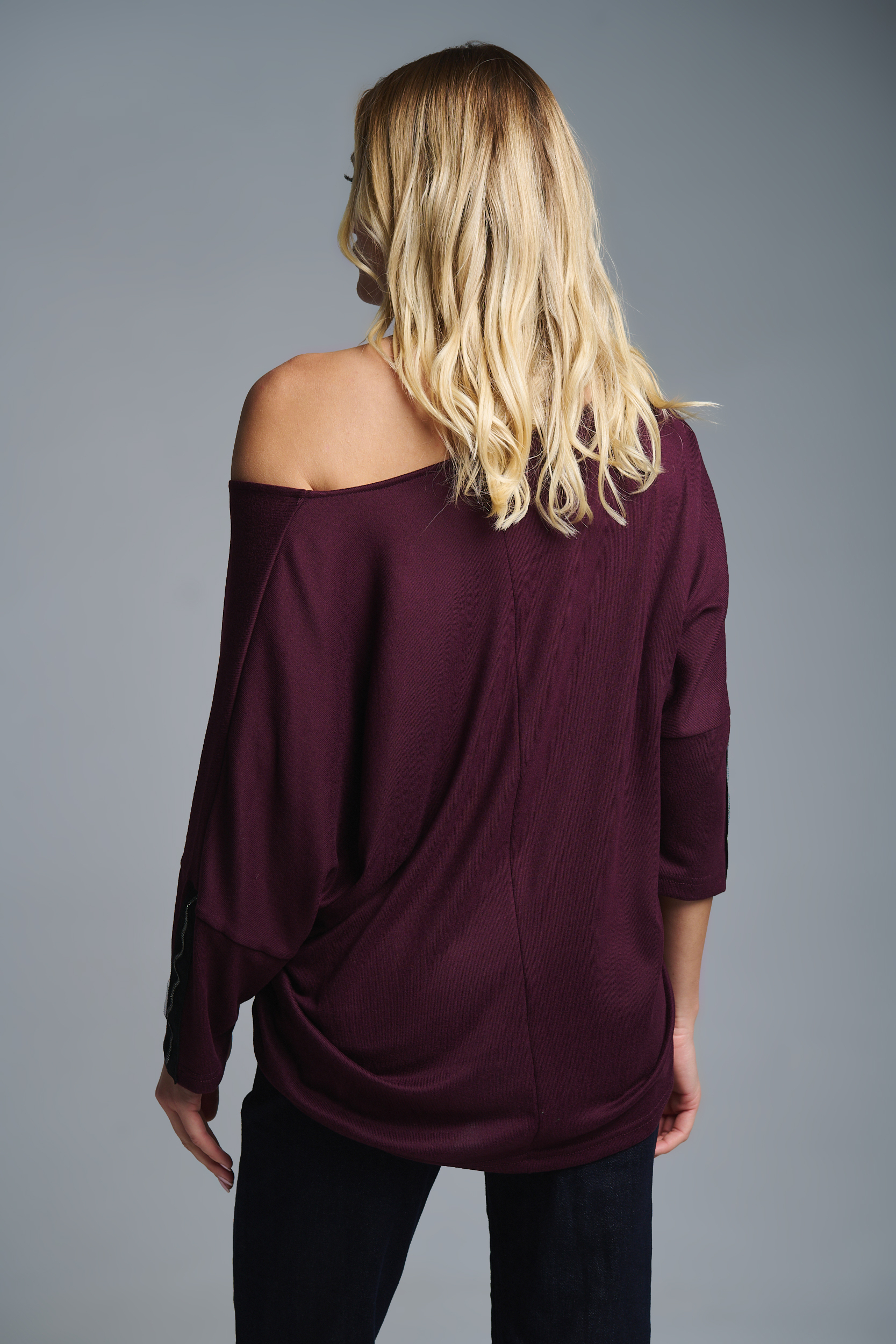 Μπλούζα Με V και Στρας στο Μανίκι Kellys φωτογραφία