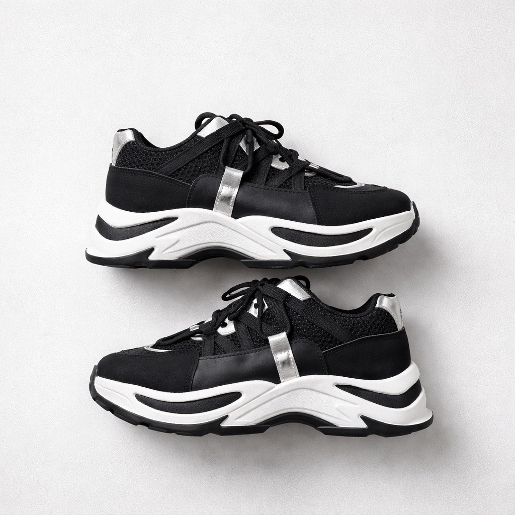 Sneakers Chunky Με Λευκή Σόλα φωτογραφία