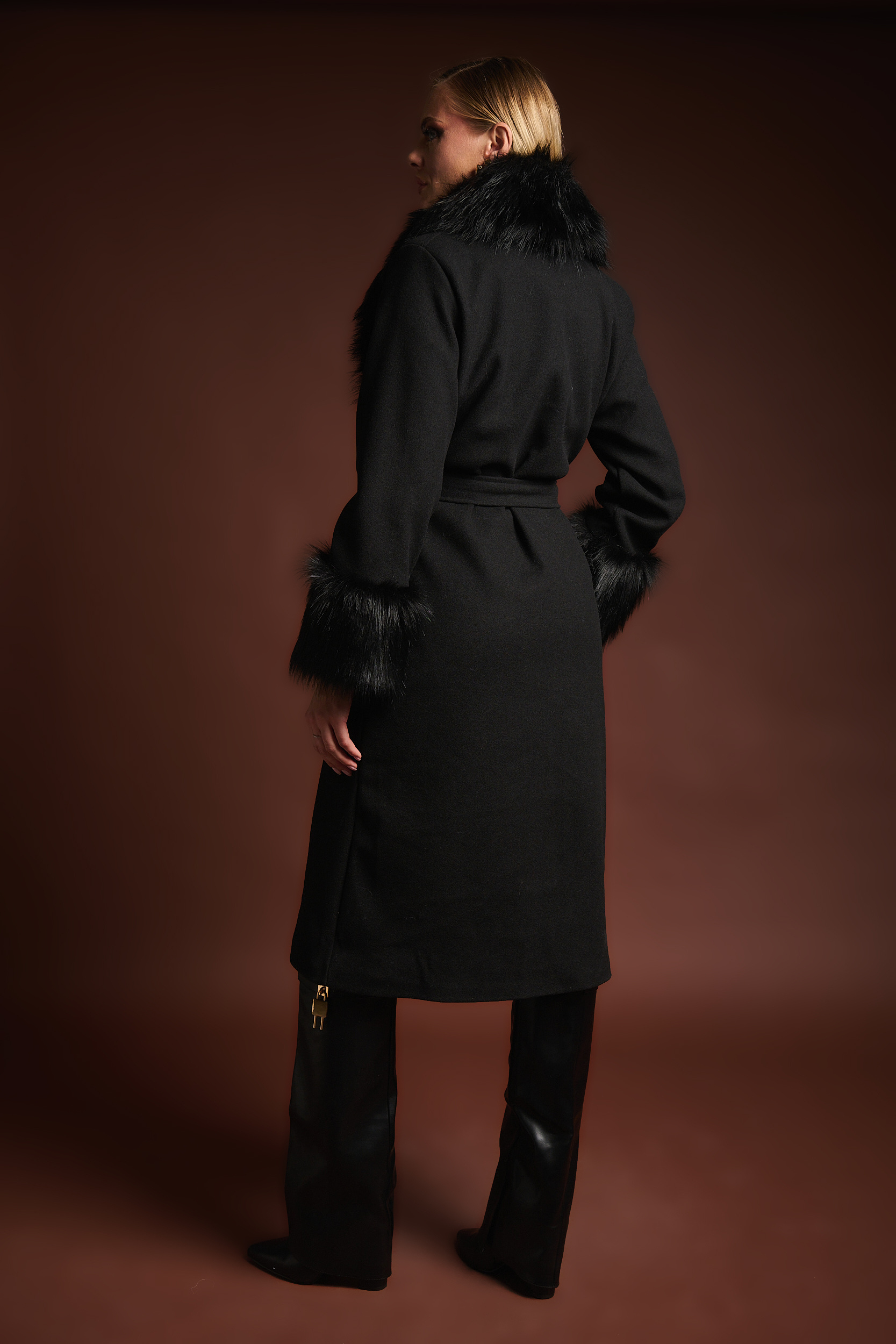 Παλτό Με Συνθετική Γούνα & Ζώνη φωτογραφία