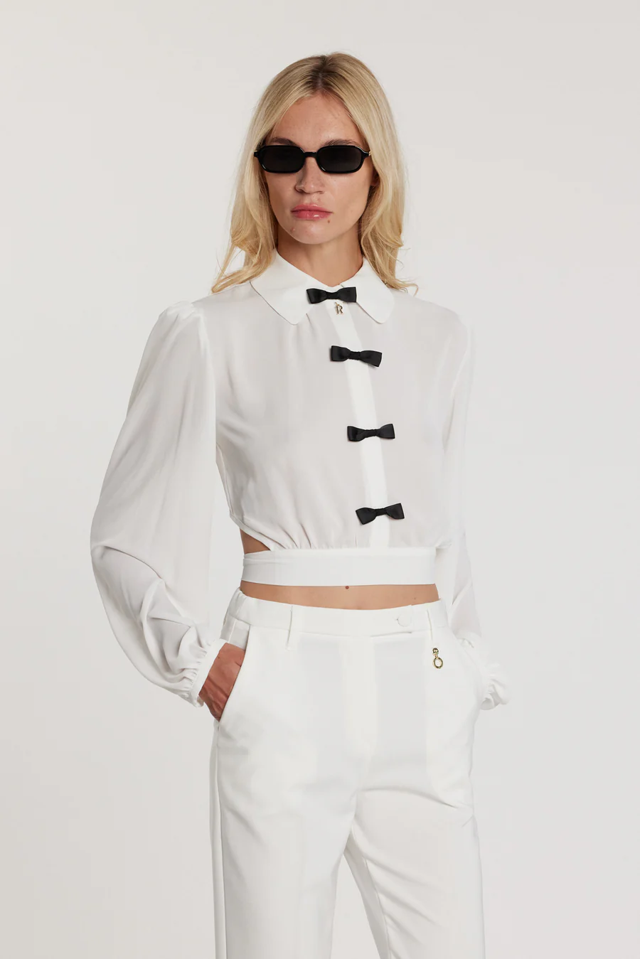 Μπλούζα Crop Relish Με Φιογκάκια Εκρού