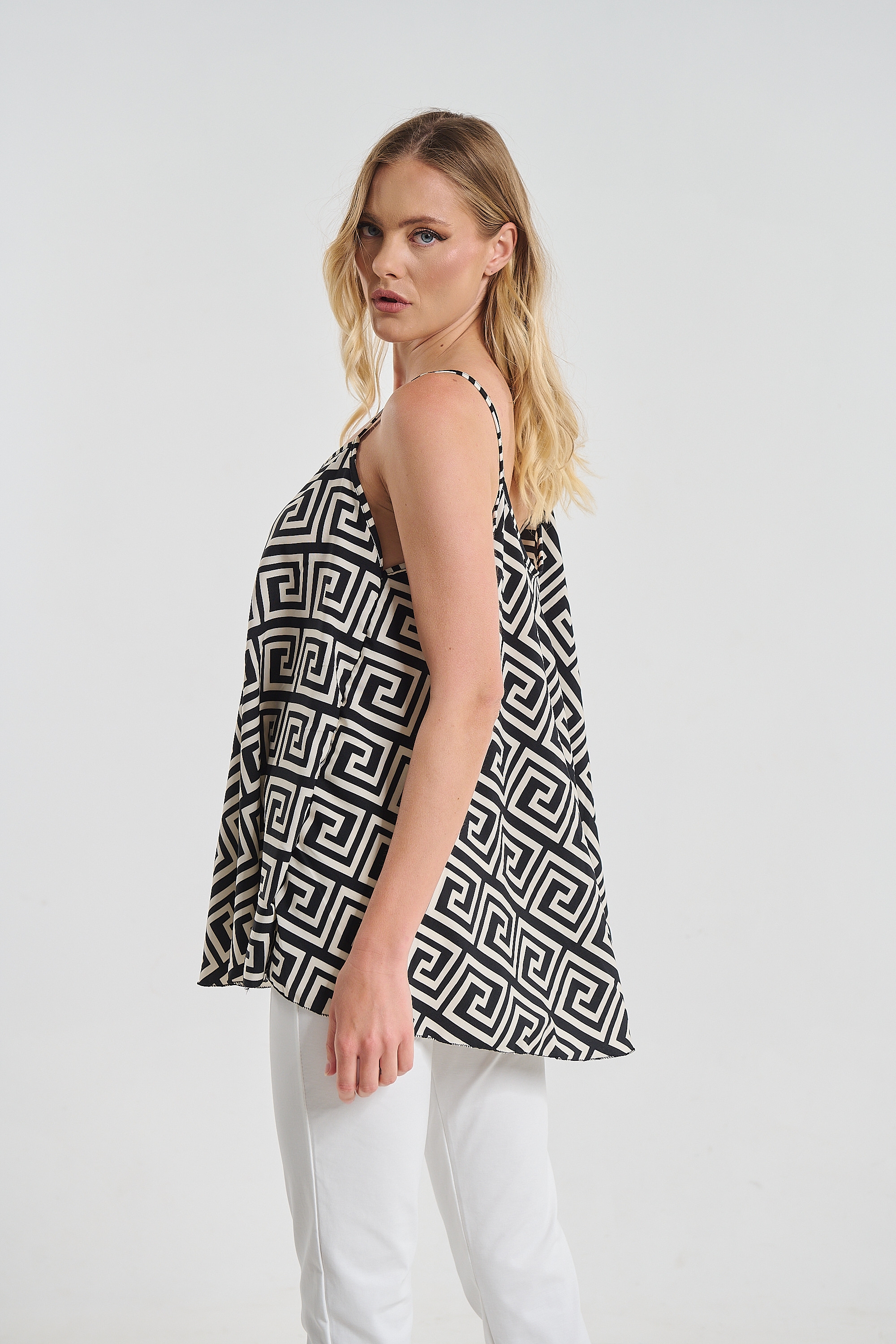 Sleeveless Black White Geometric Print Top