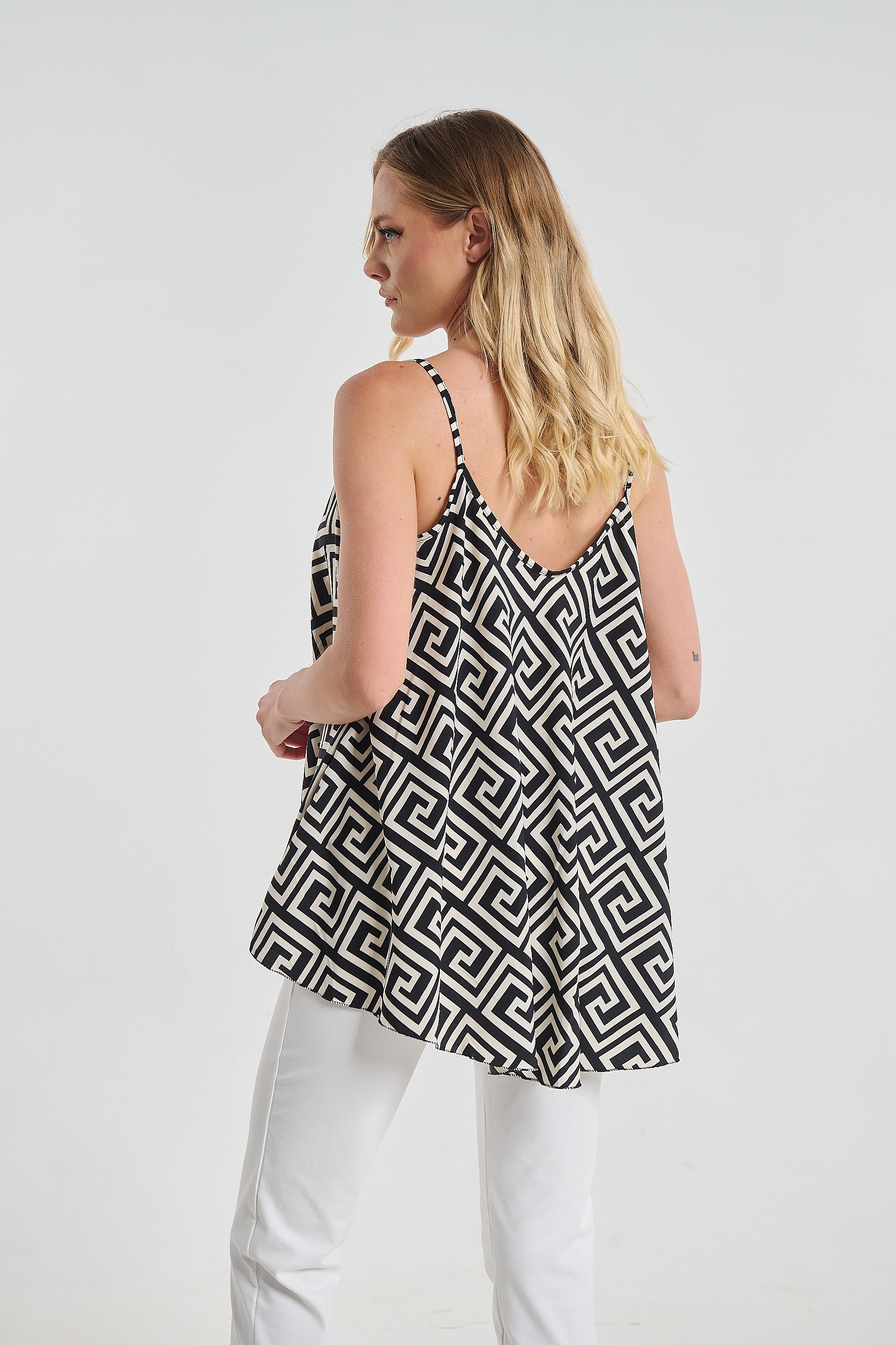 Sleeveless Black White Geometric Print Top