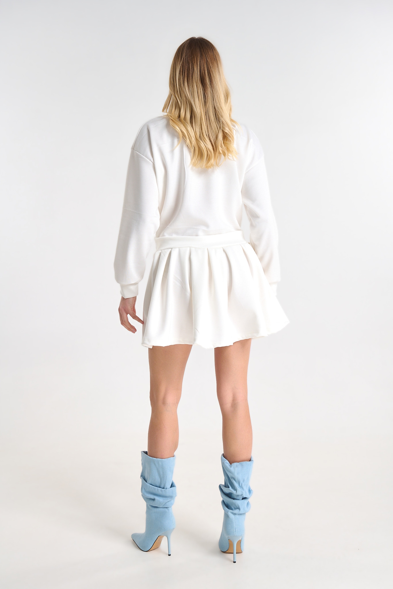 Φόρεμα Με Πλισέ Λεπτομέρεια Και Καρφίτσα