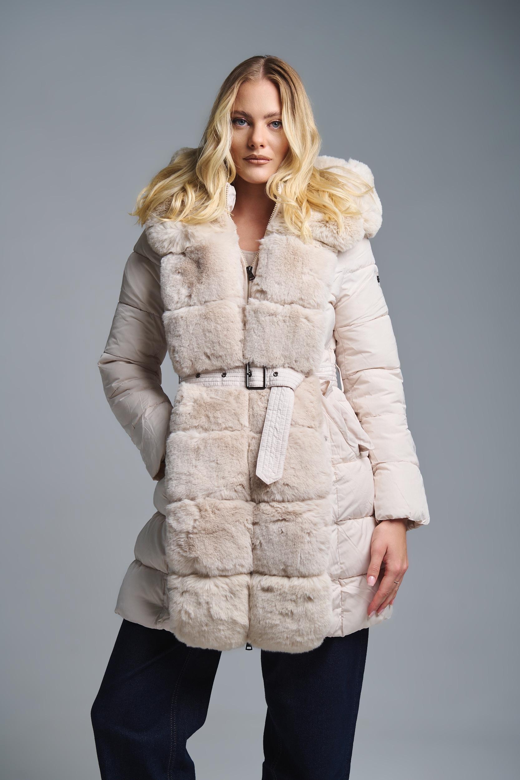 Μπουφάν Με Συνθετική Γούνα & Ζώνη