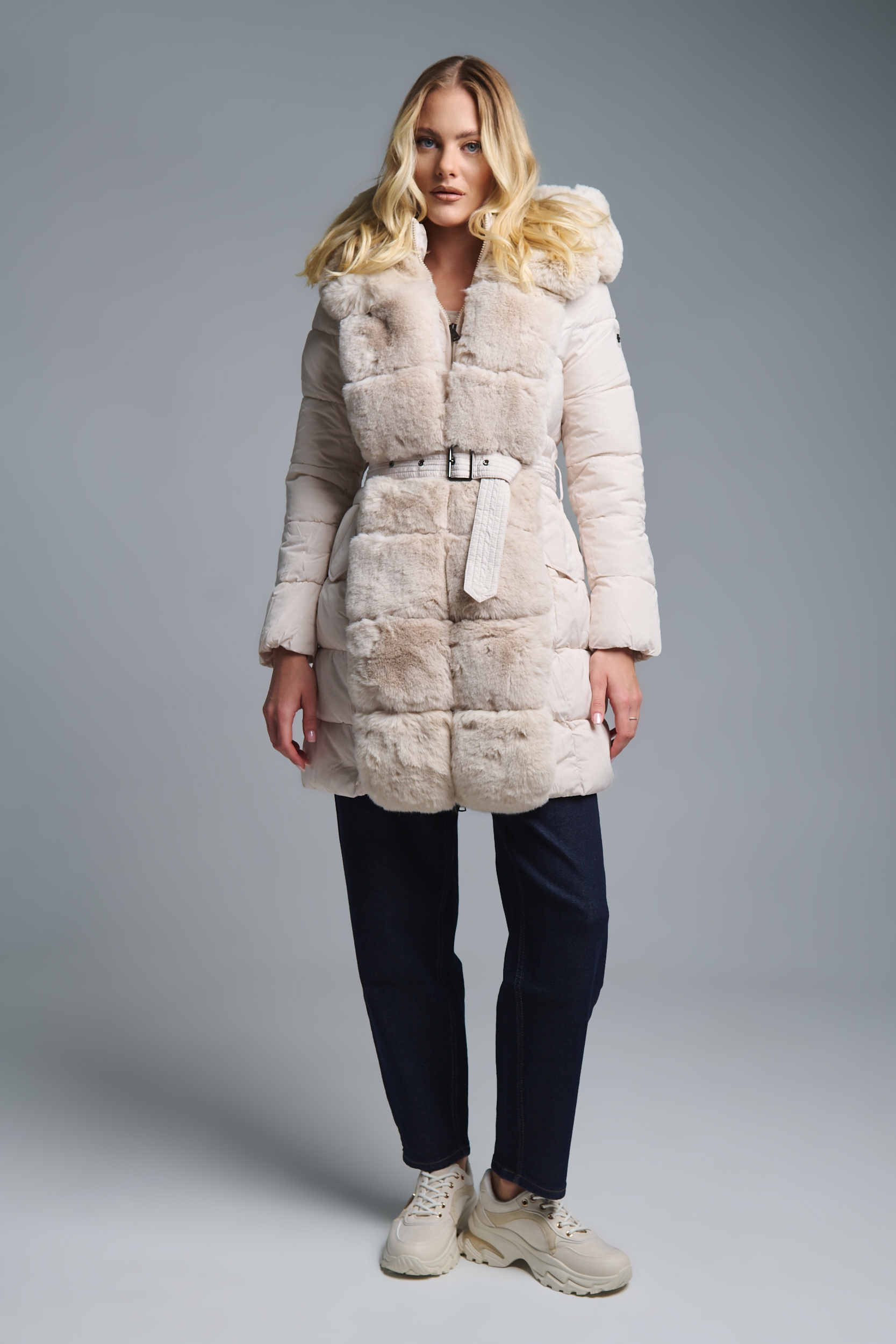 Μπουφάν Με Συνθετική Γούνα & Ζώνη