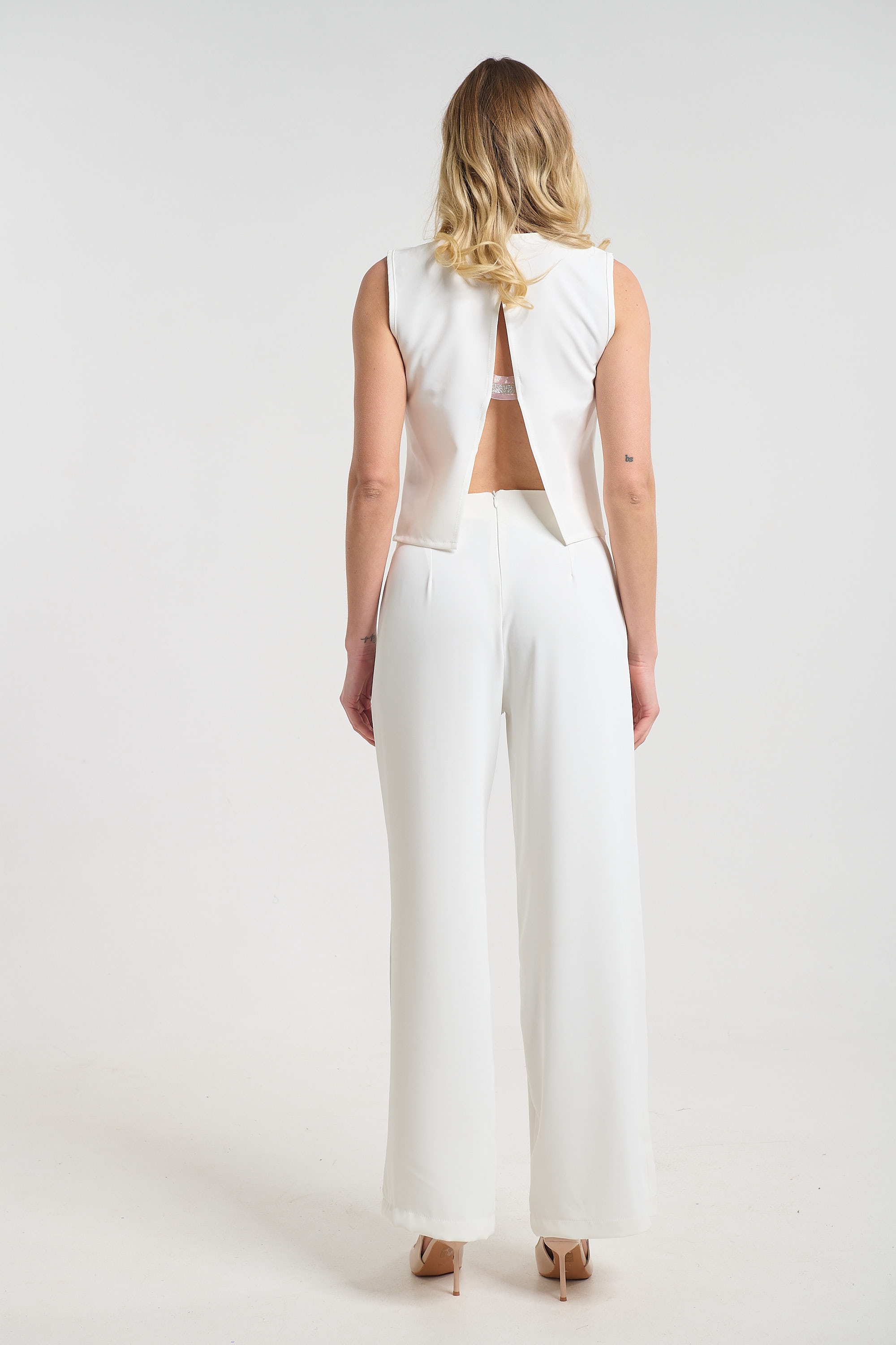 Γιλέκο Με Άνοιγμα Και Στρας Στην Πλάτη Kellys