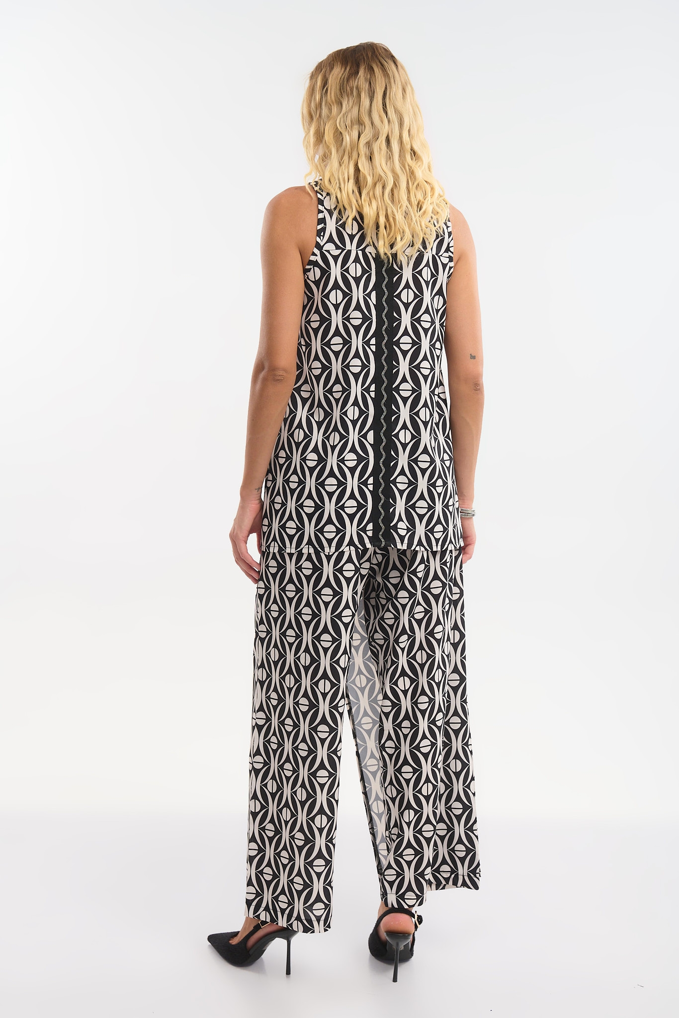 Ασύμμετρη  Μπλούζα Με Τρέσα στην Πλάτη Kellys