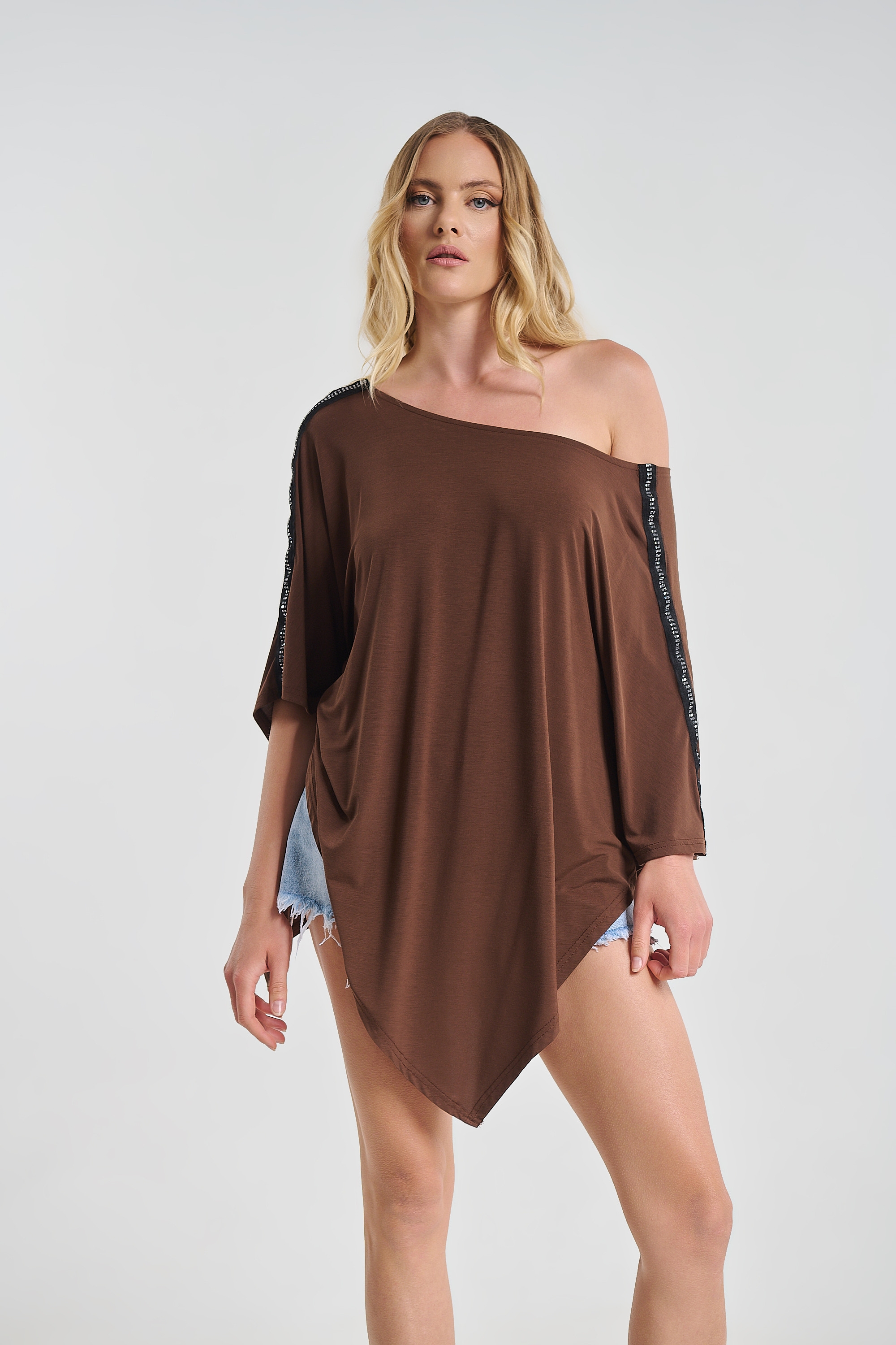 Μπλούζα Kellys Ασύμμετρη Με Batwing Μανίκι & Στρας