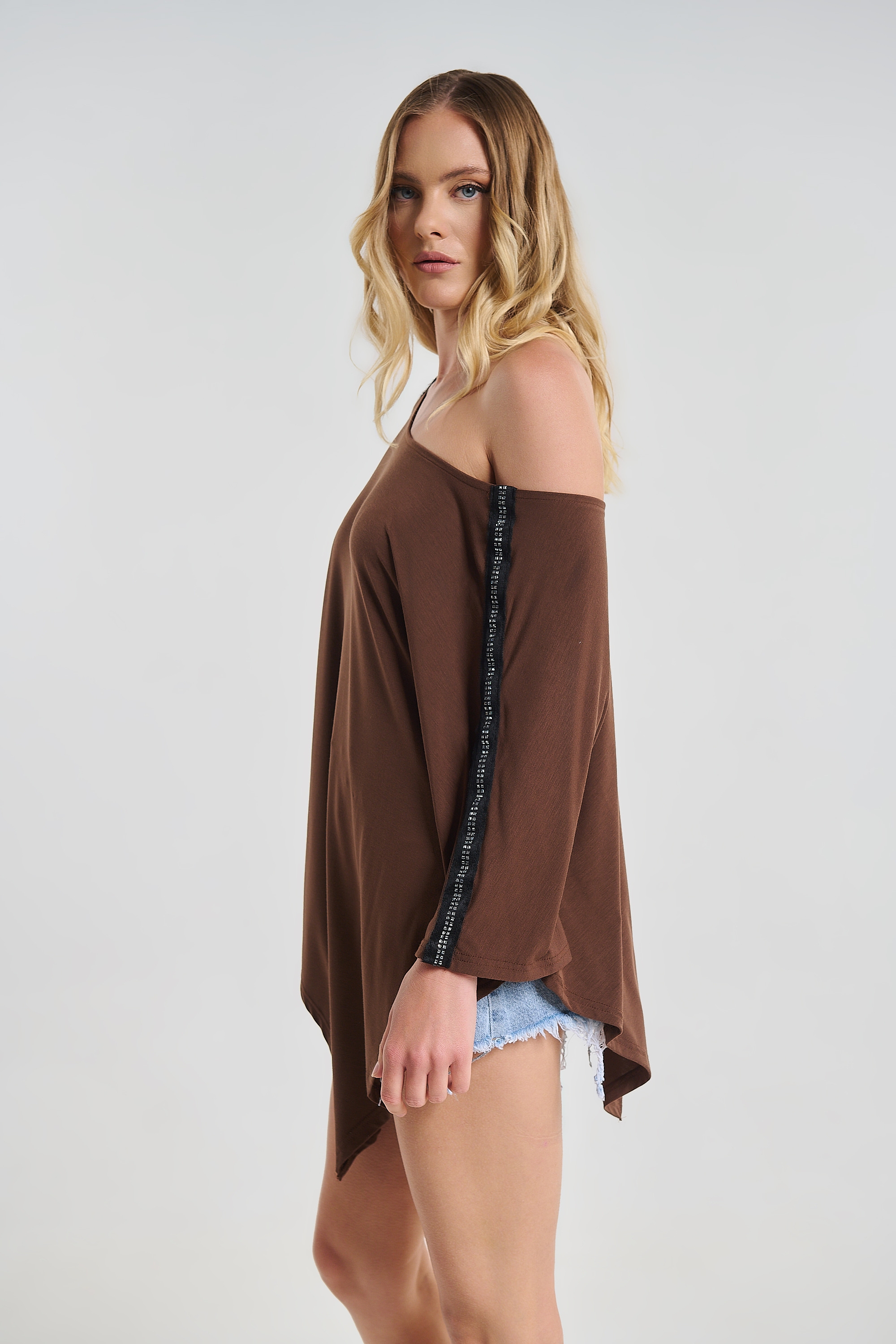 Μπλούζα Kellys Ασύμμετρη Με Batwing Μανίκι & Στρας