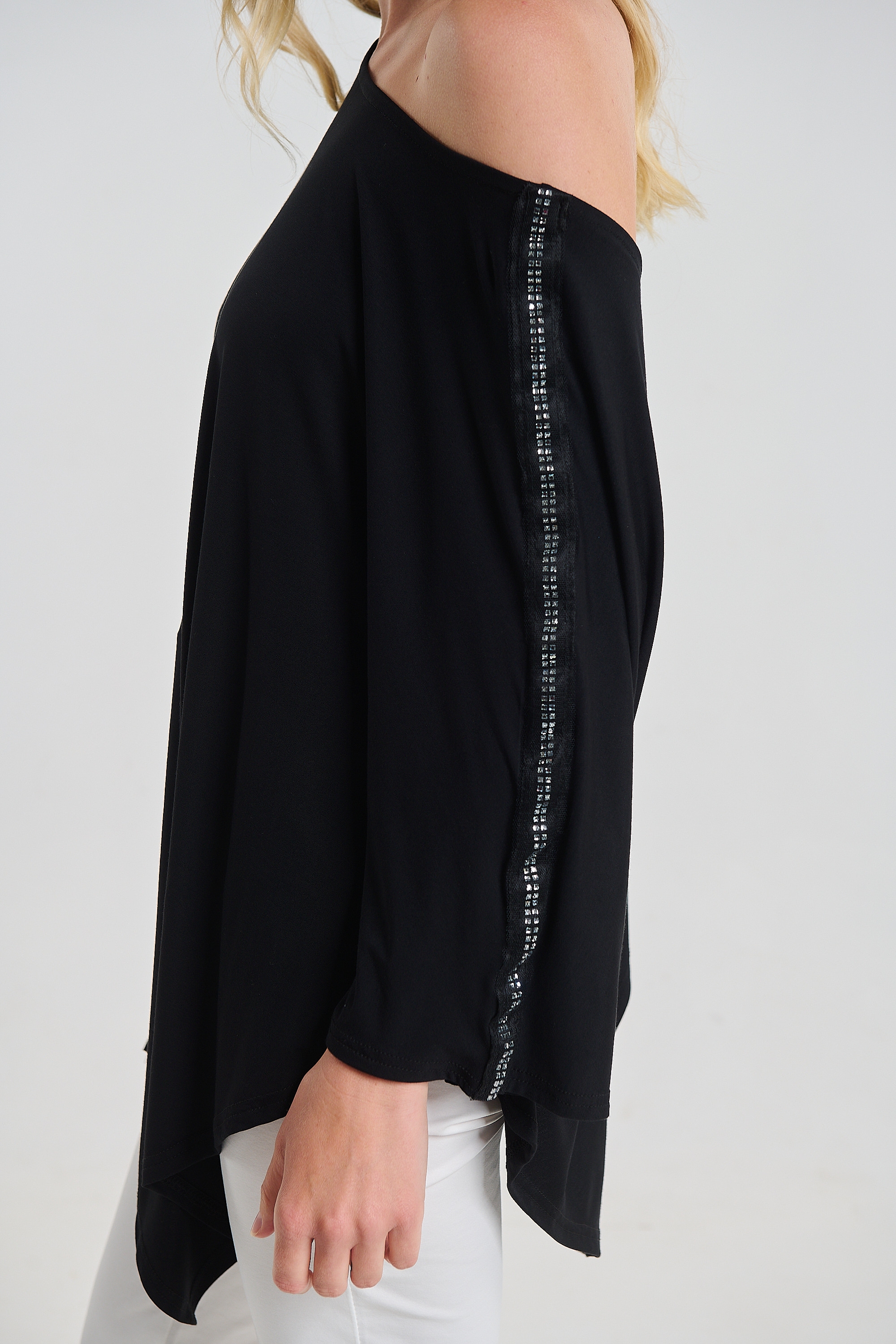 Μπλούζα Kellys Ασύμμετρη Με Batwing Μανίκι & Στρας