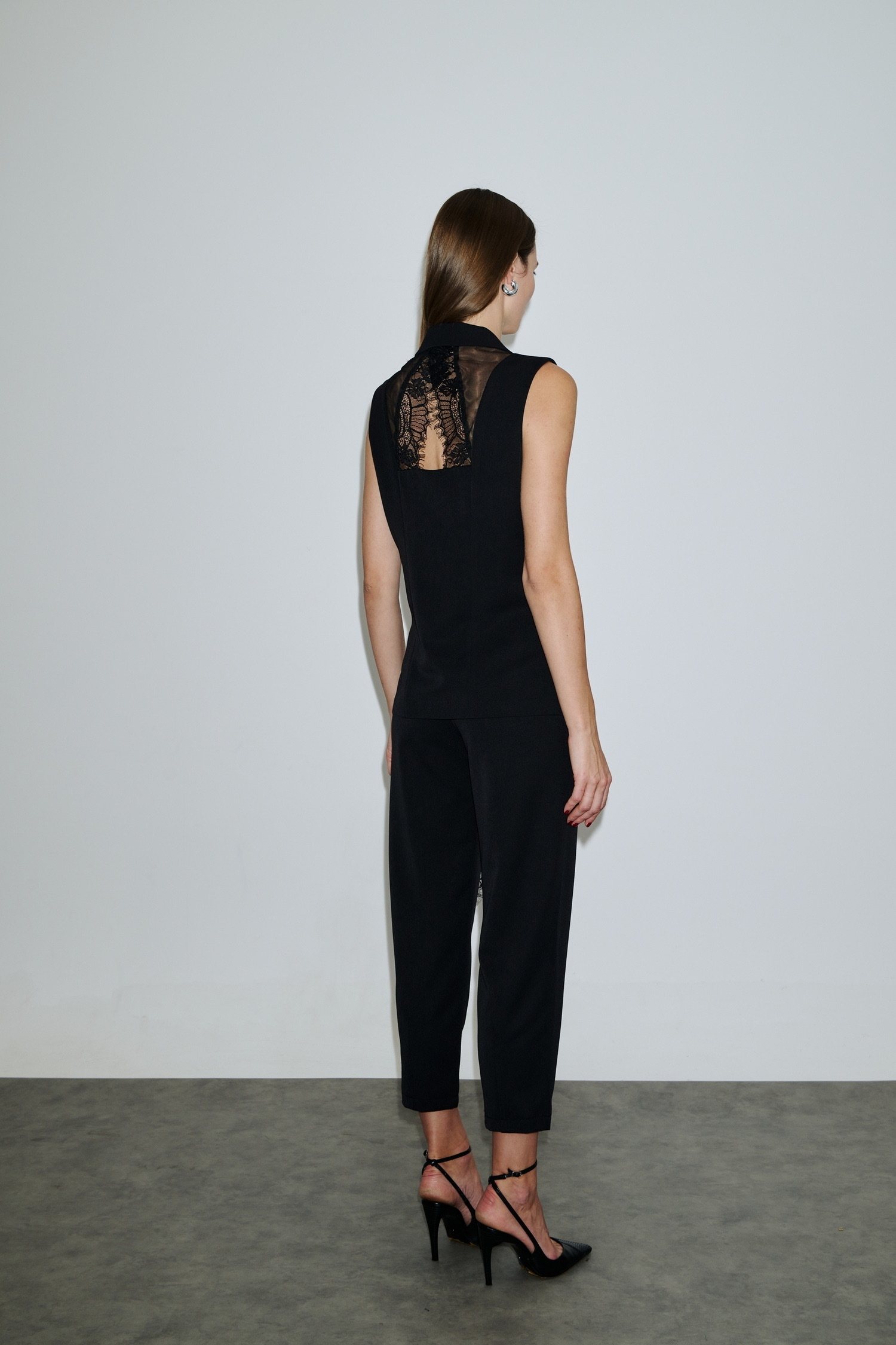 Γιλέκο με Γιακά και Δαντέλα στην Πλάτη DEJAVU