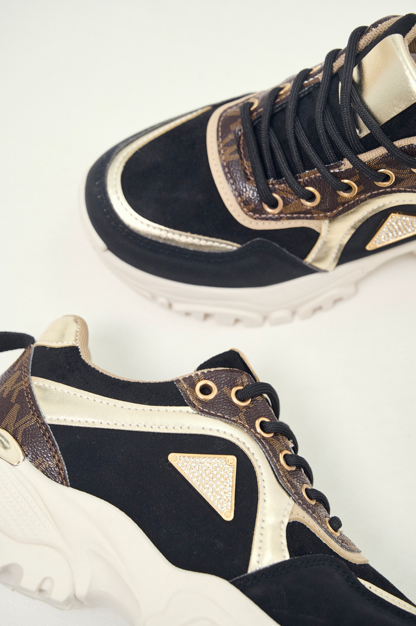 Sneakers Chunky Με Μεταλλικές Λεπτομέρειες & Στρας