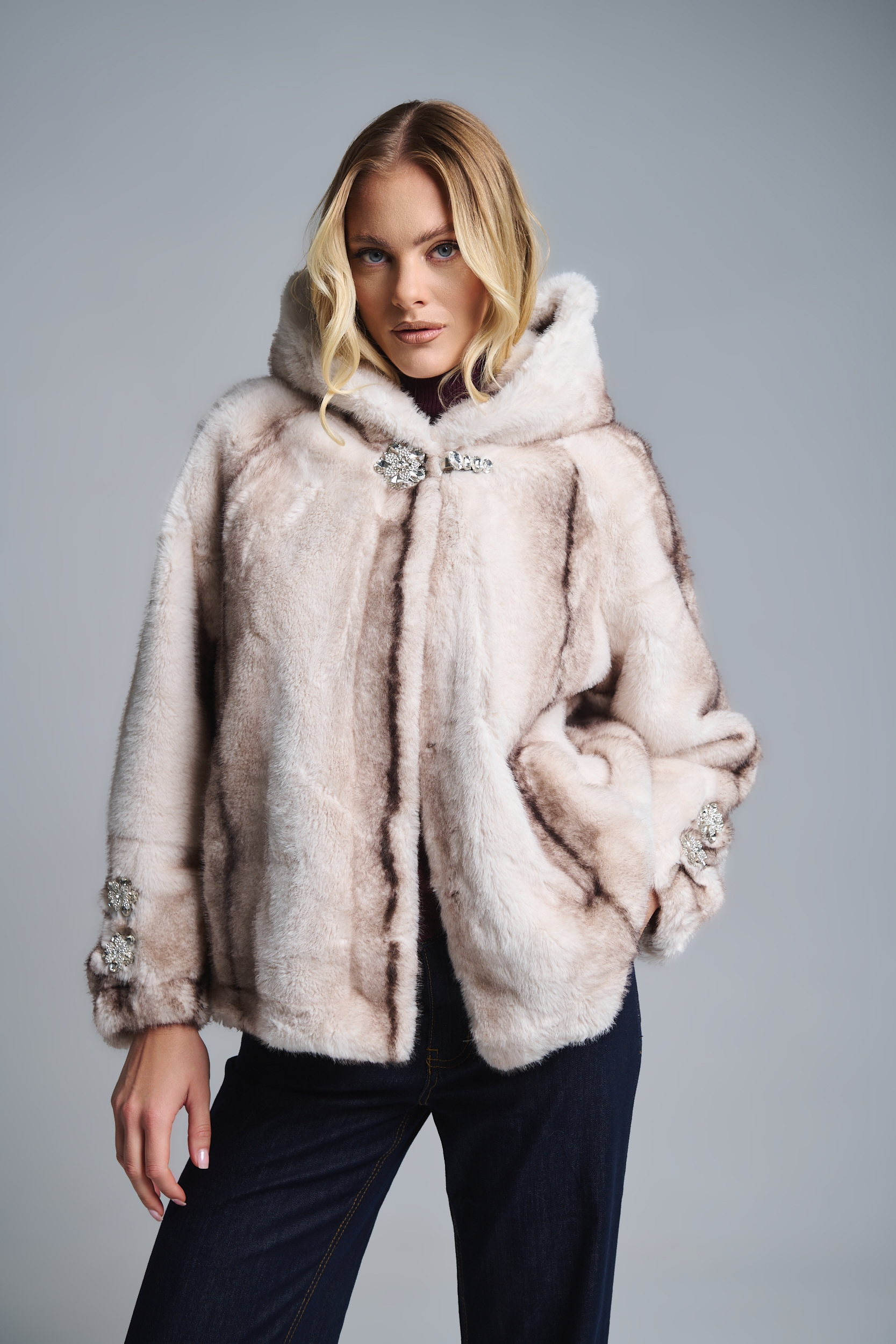 Jacket Faux Fur με Κουκούλα & Στρασένια Κουμπιά