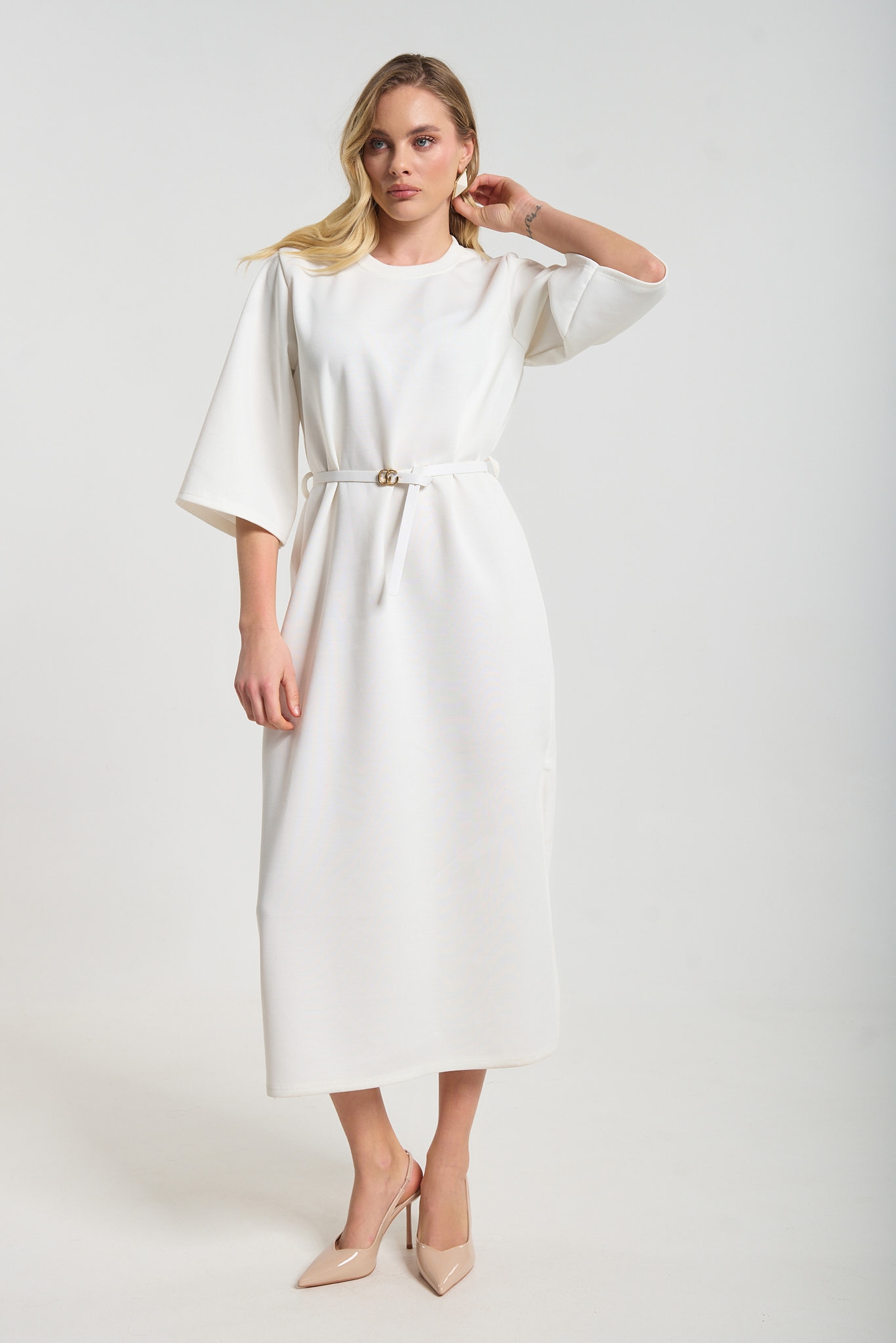 Φόρεμα Με Ζώνη & Σκίσιμο Στο Πλάι