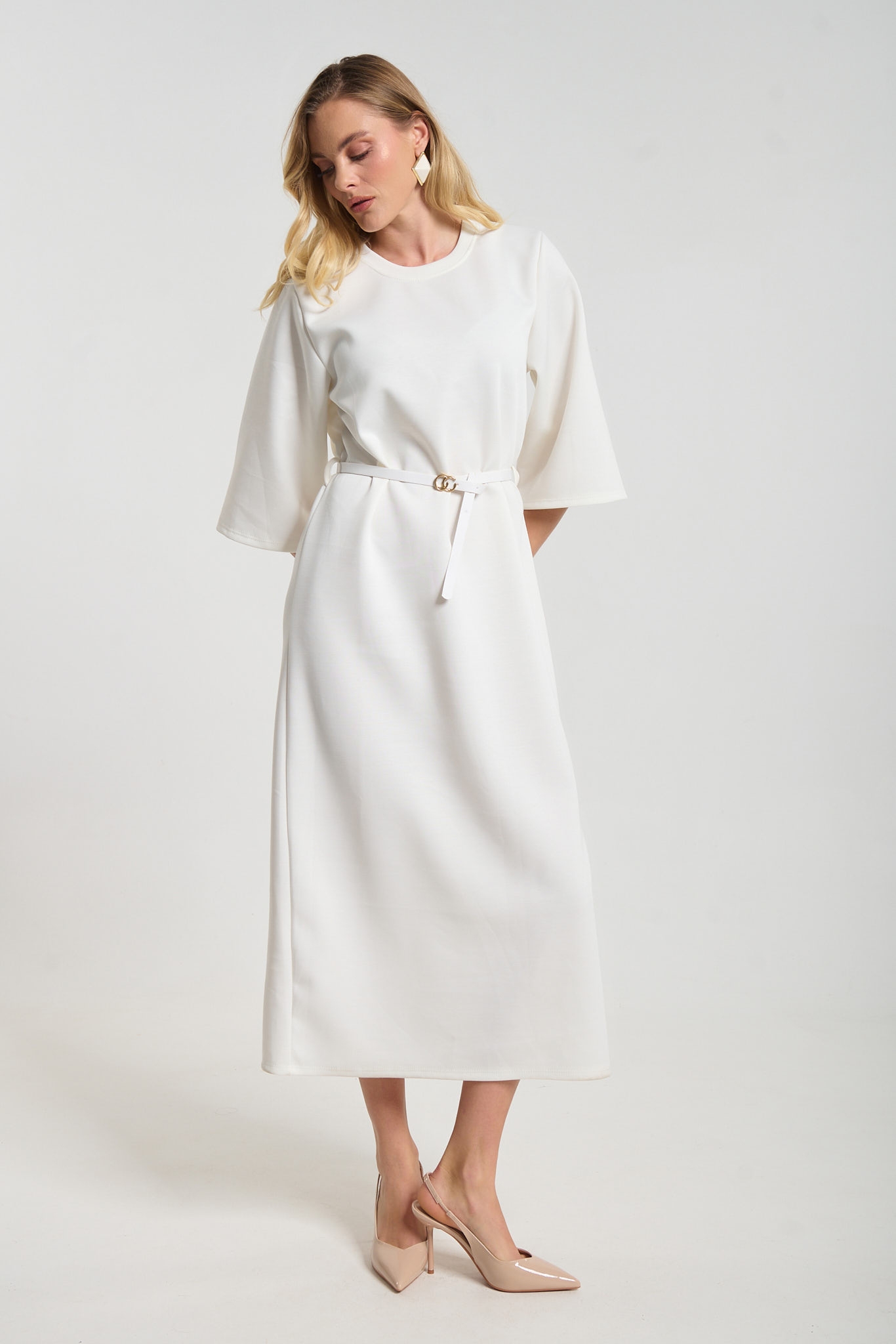 Φόρεμα Με Ζώνη & Σκίσιμο Στο Πλάι