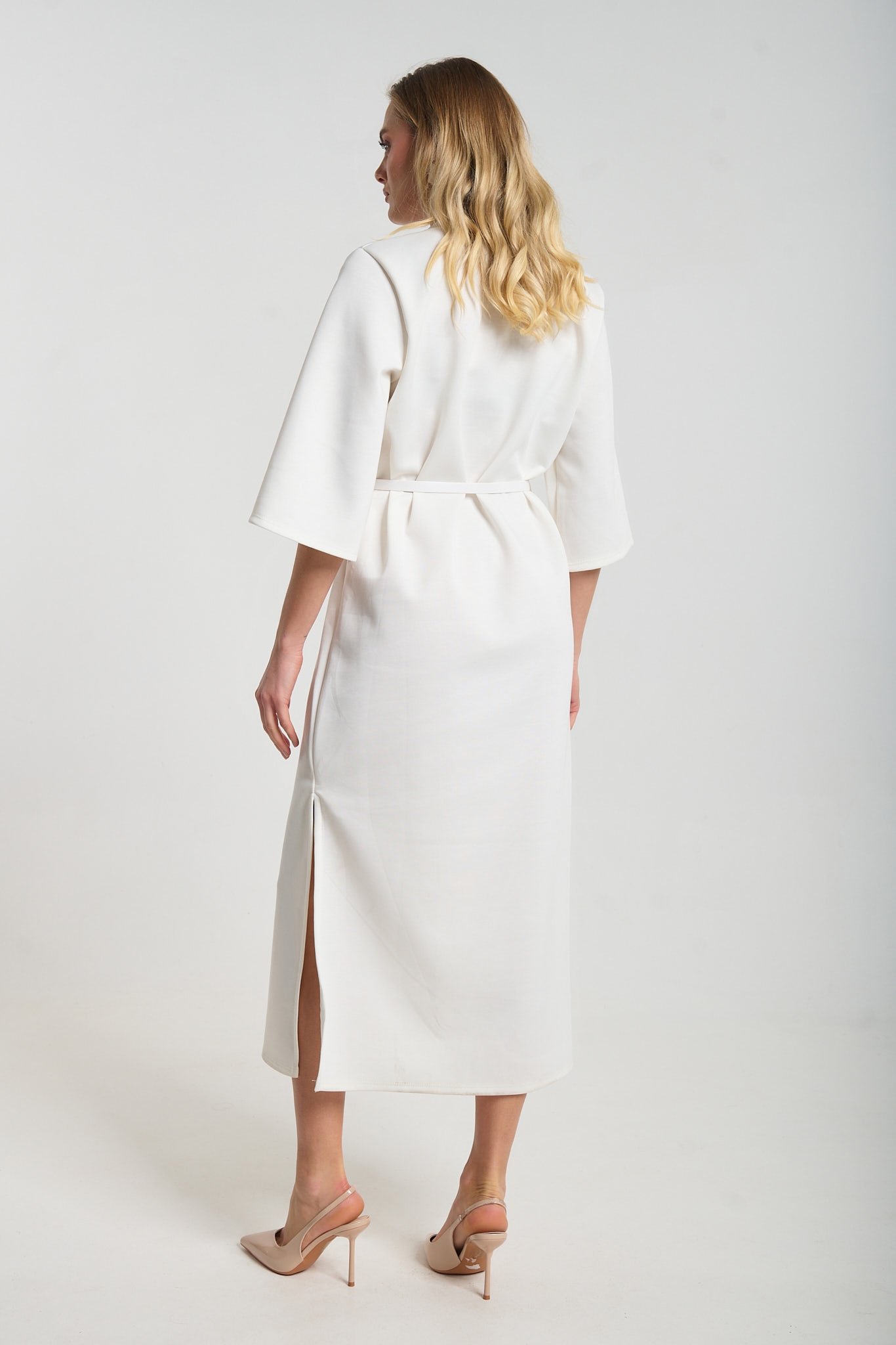 Φόρεμα Με Ζώνη & Σκίσιμο Στο Πλάι