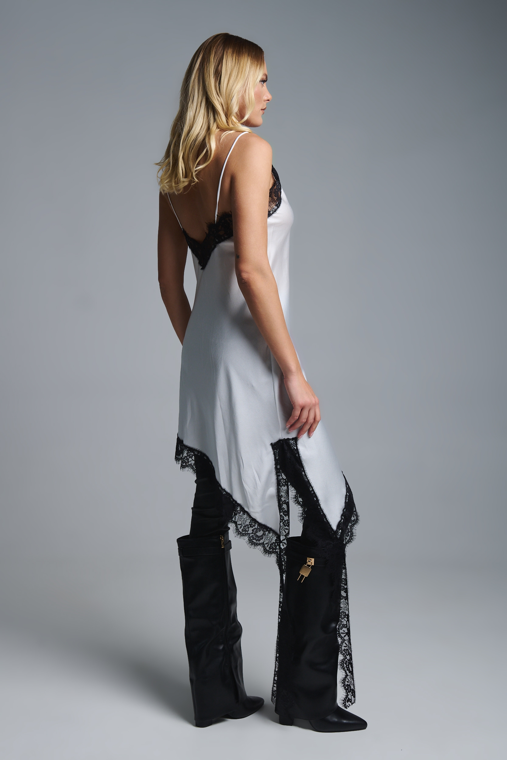 Φόρεμα Σατέν Slip Με Δαντέλα 