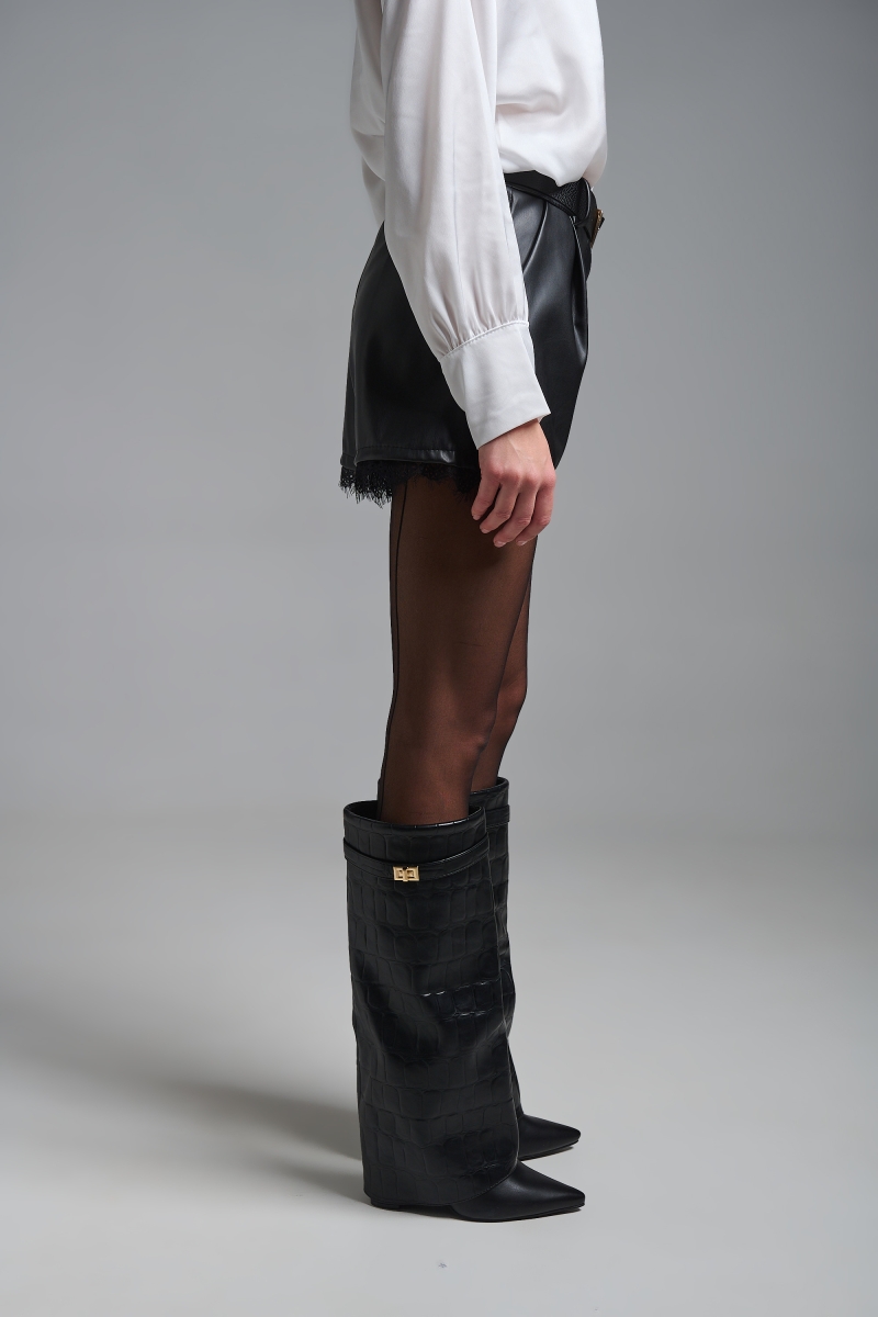 Σορτς Δερματίνη Με Δαντέλα & Ζώνη