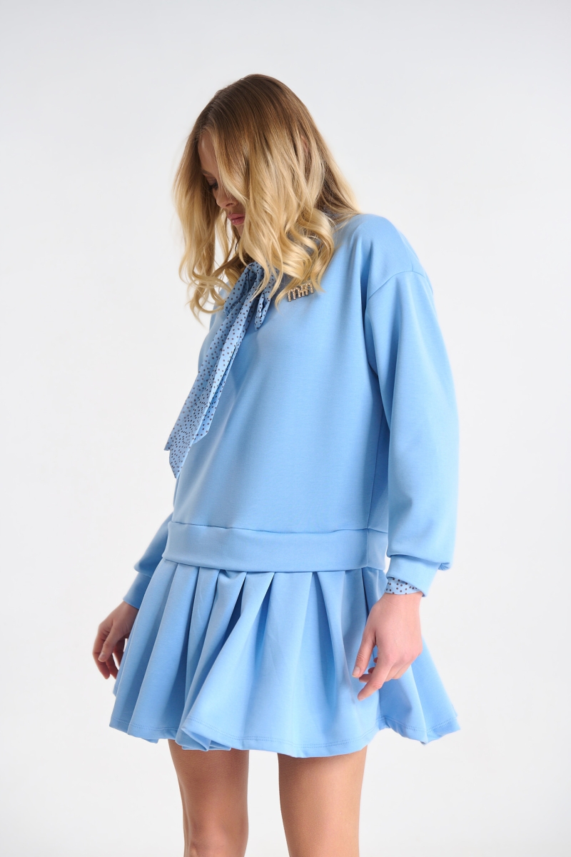 Φόρεμα Με Πλισέ Λεπτομέρεια Και Καρφίτσα