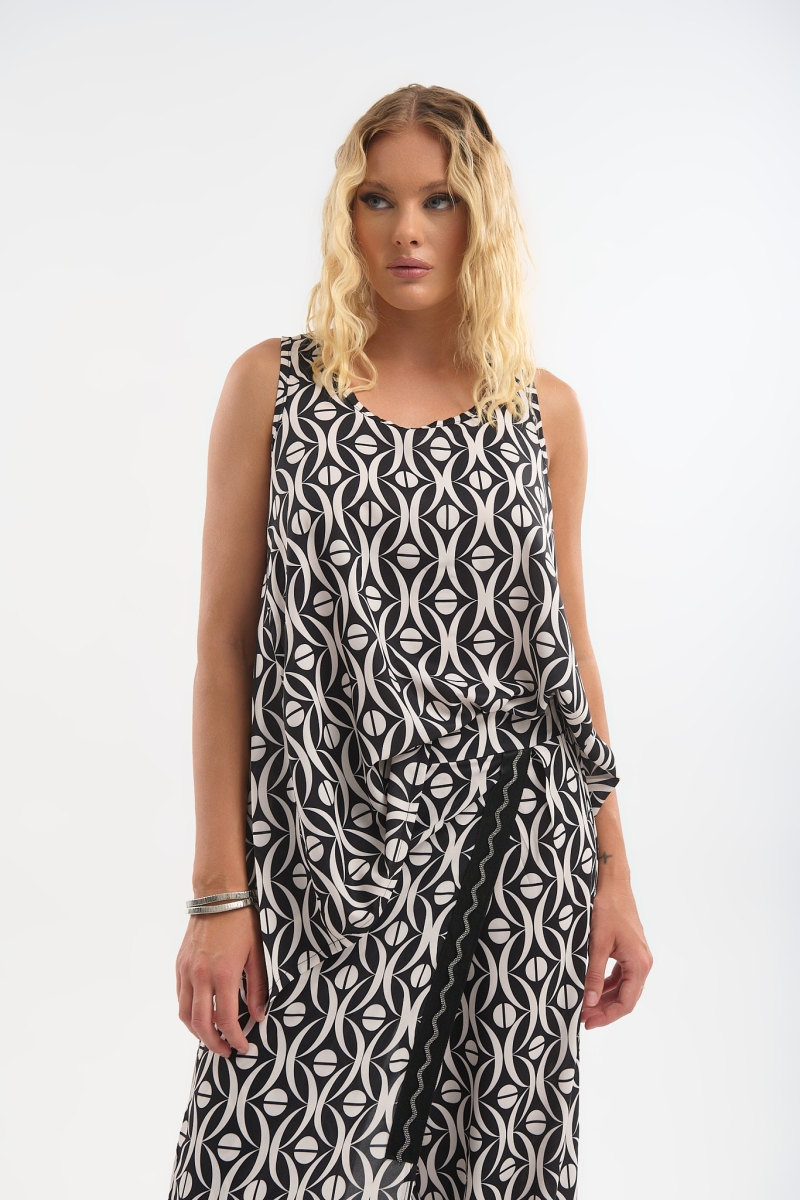 Asymmetric Loose Fit Blouse by Kellys