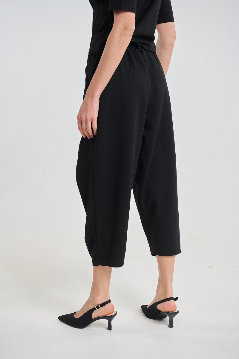 Women Pants with Button Detail