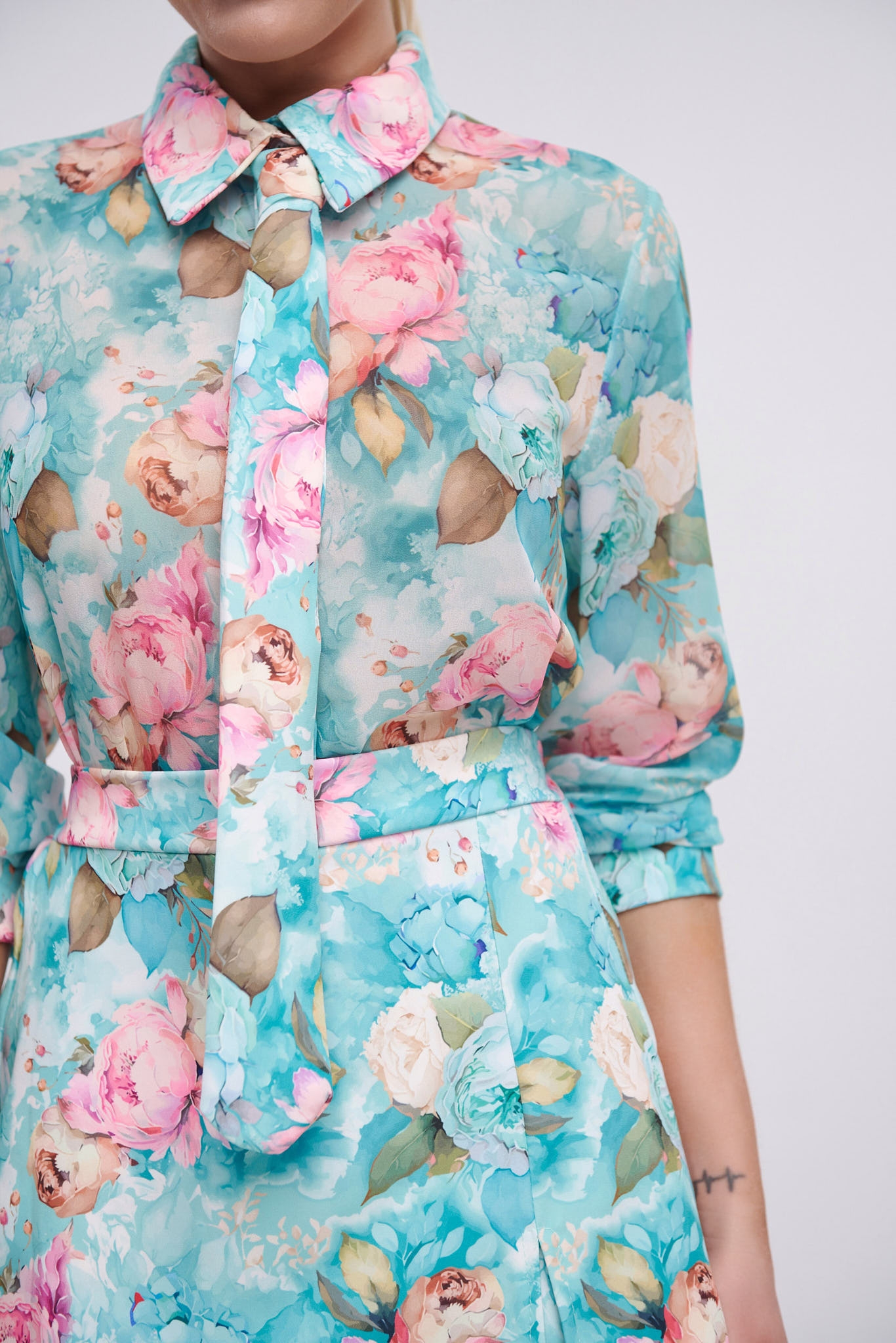 Floral Set Shirt With Tie And Shorts