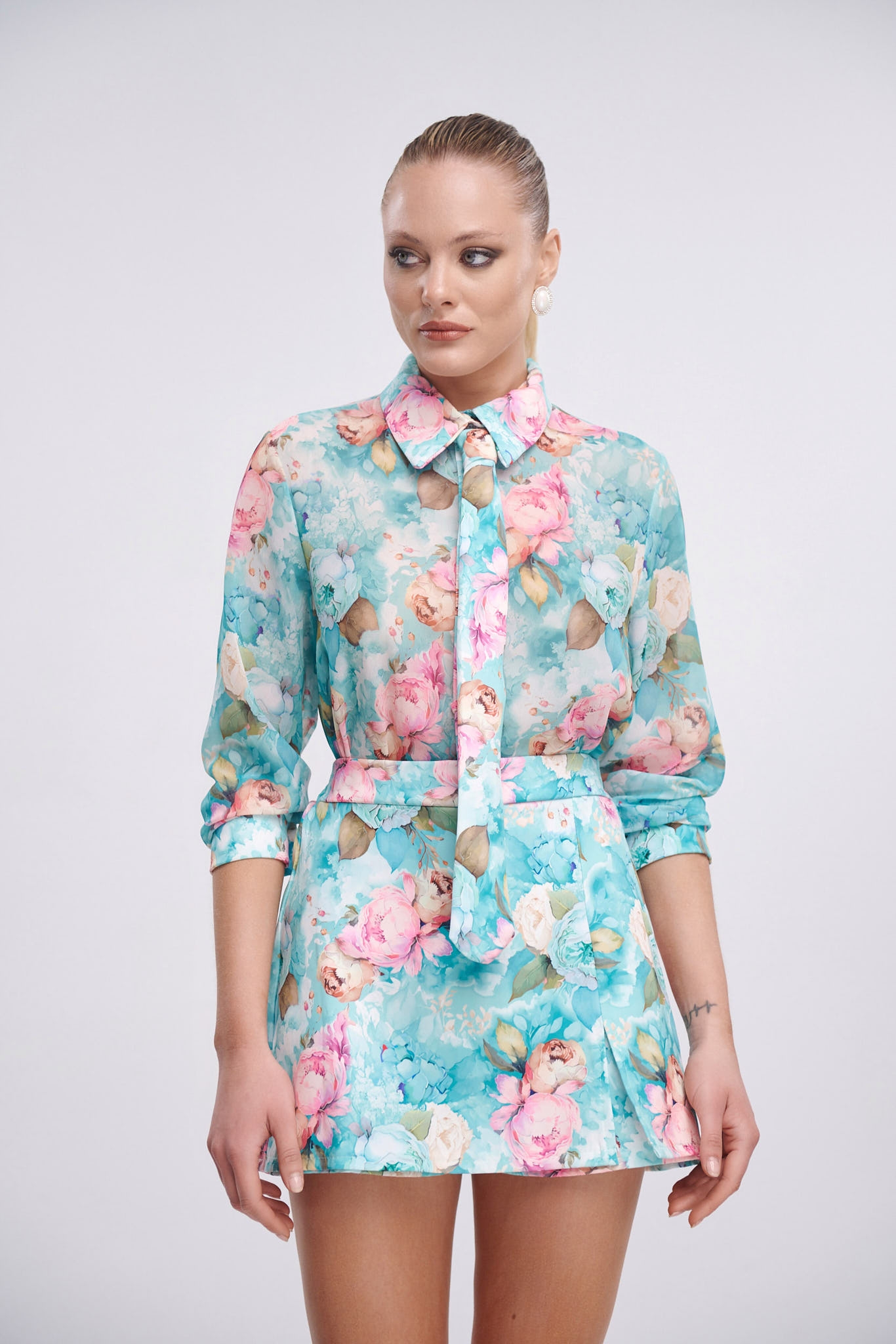 Floral Set Shirt With Tie And Shorts