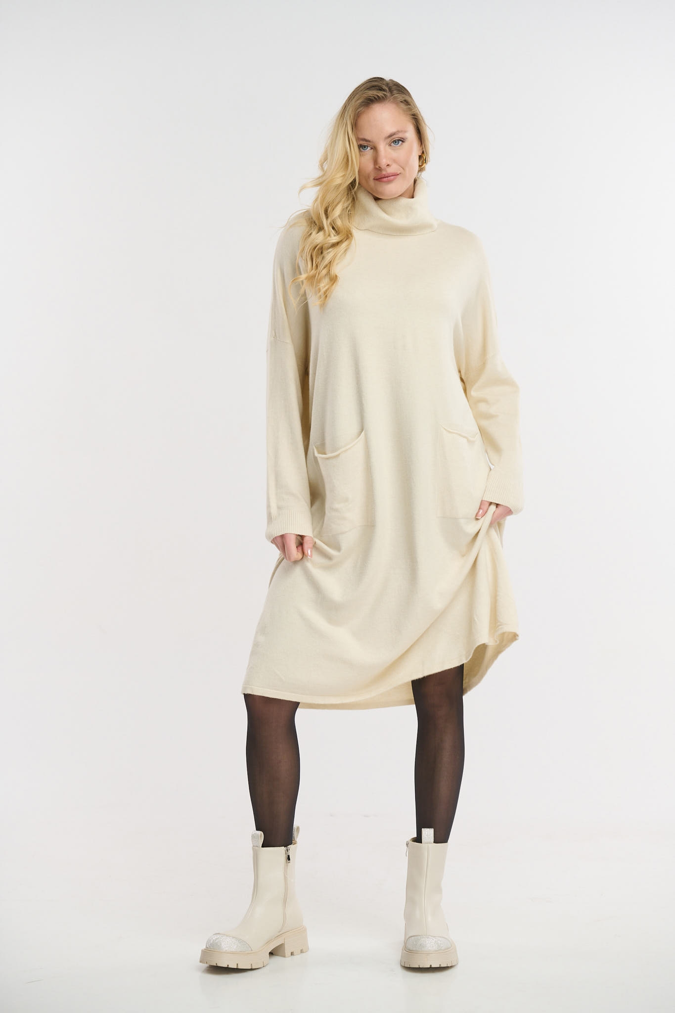 Turtleneck Knitted Dress With Pockets