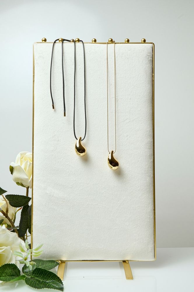 Chain Necklace With Hanging Drop