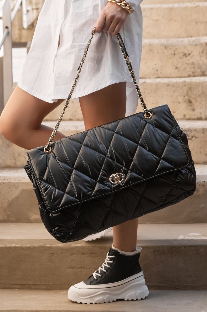 Quilted Big Bag With Chain