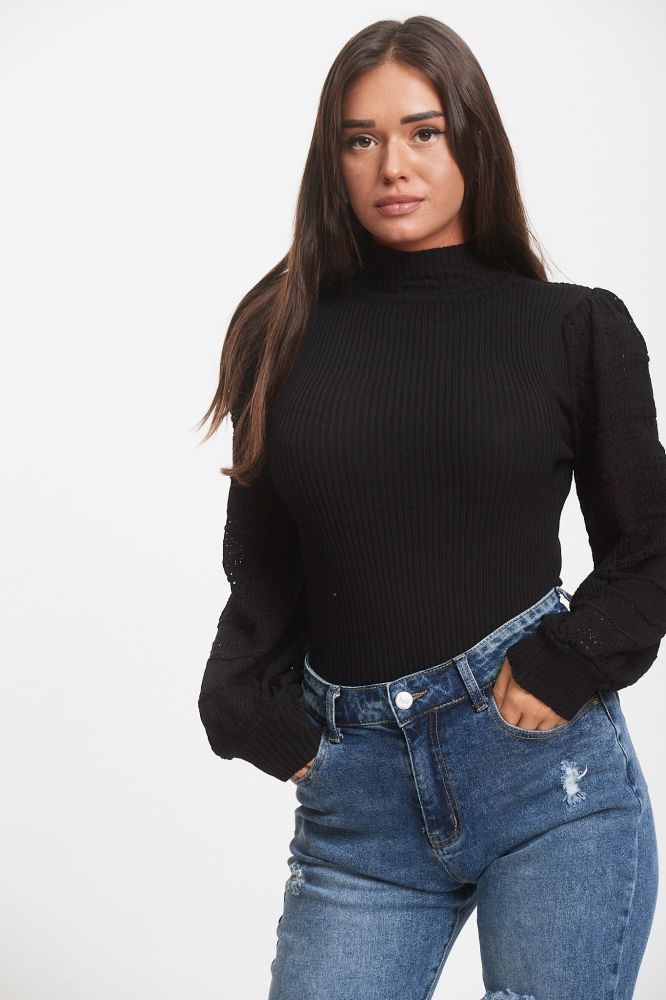Pointed Sleeve Knit Blouse
