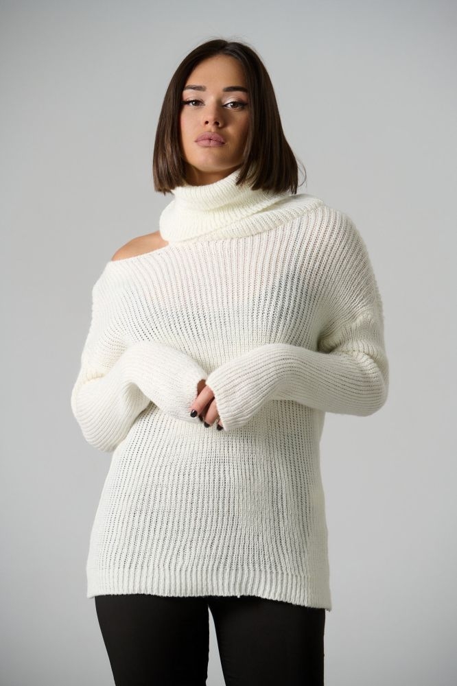 Knitwear Turtle Neck With Shoulder Tearing