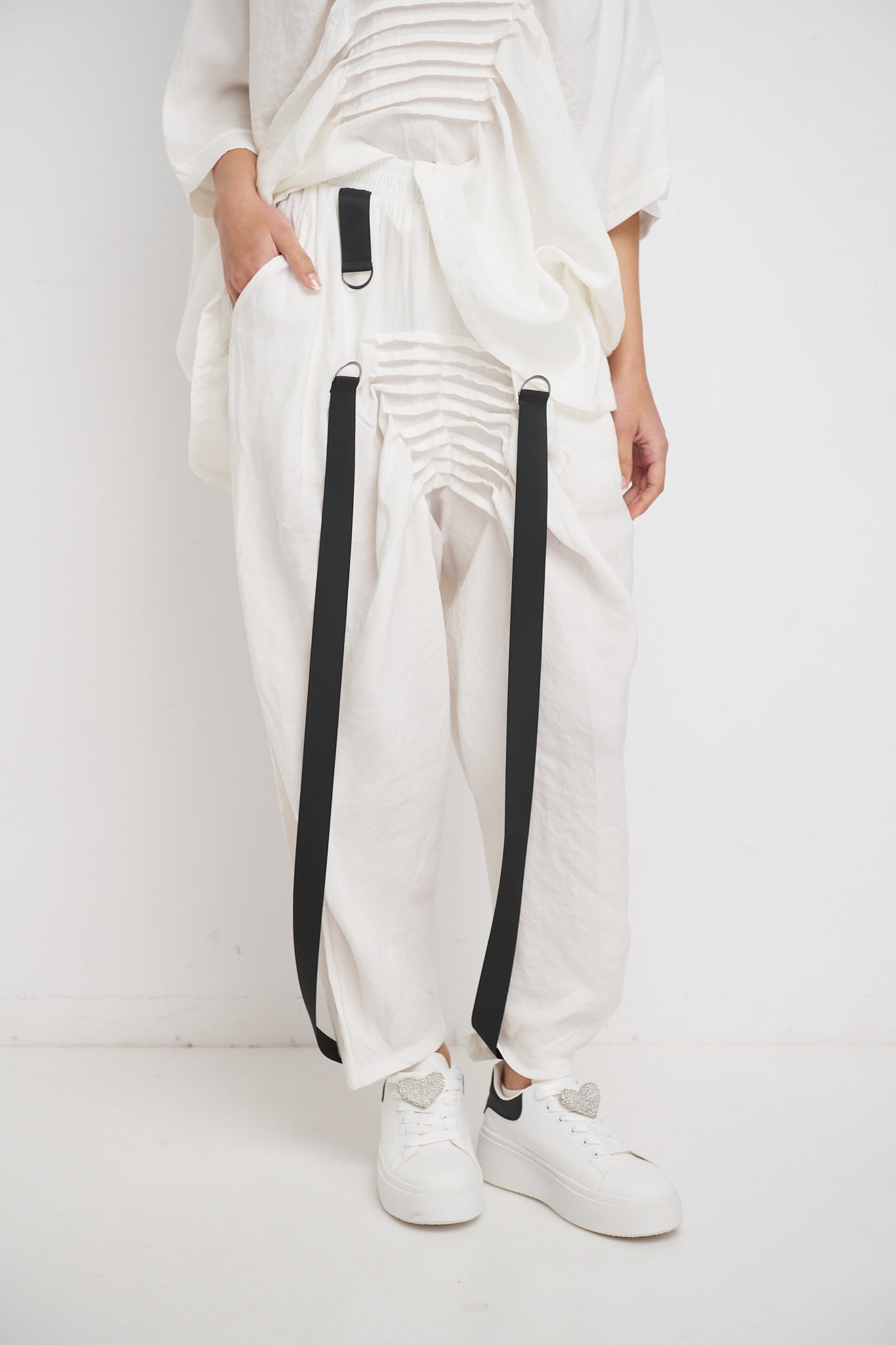 Baggy Pants With Hanging Belts
