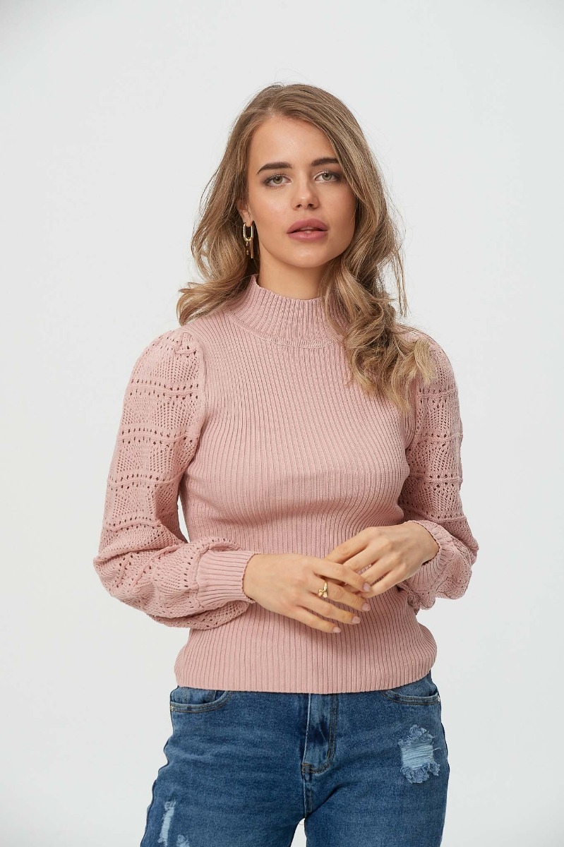 Pointed Sleeve Knit Blouse
