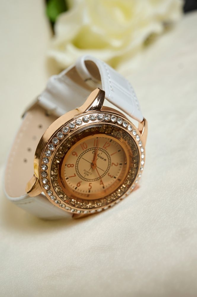 Round Shaped Watch With Rhinestones And Leatherette Strap