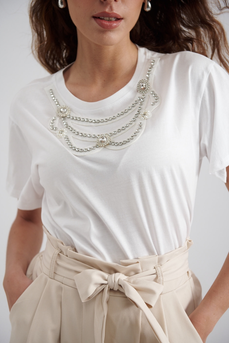 T-Shirt With Rhinestones And Pearls