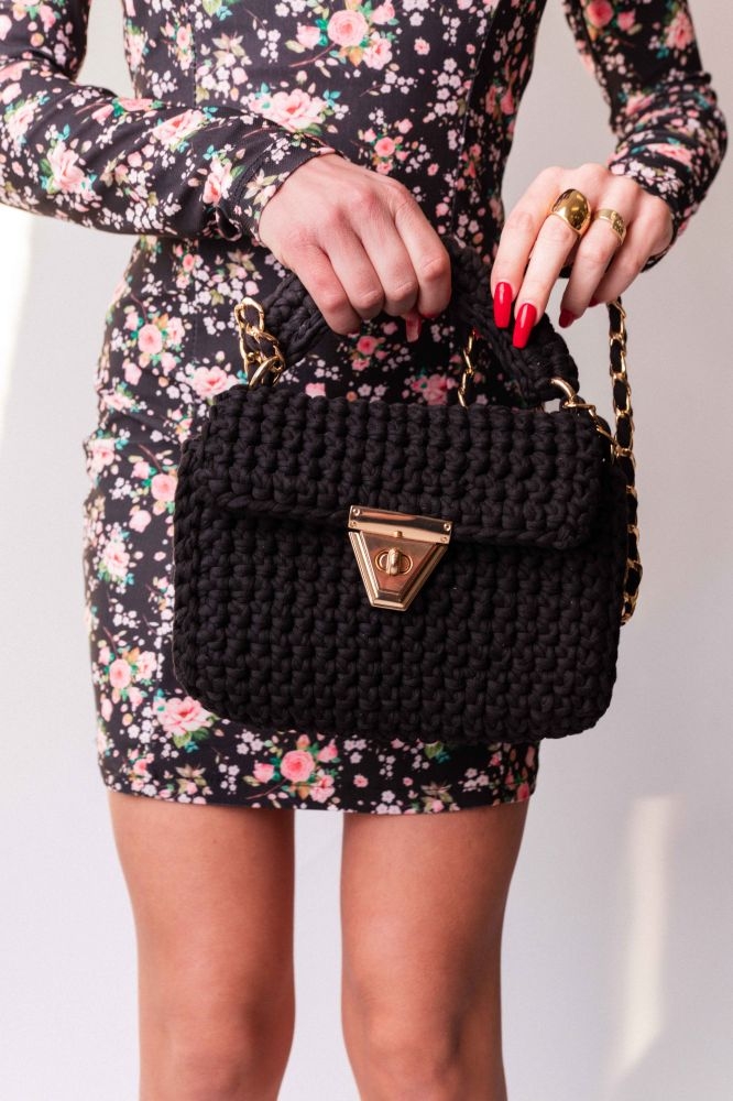 Knitted Bag With Golden Clip