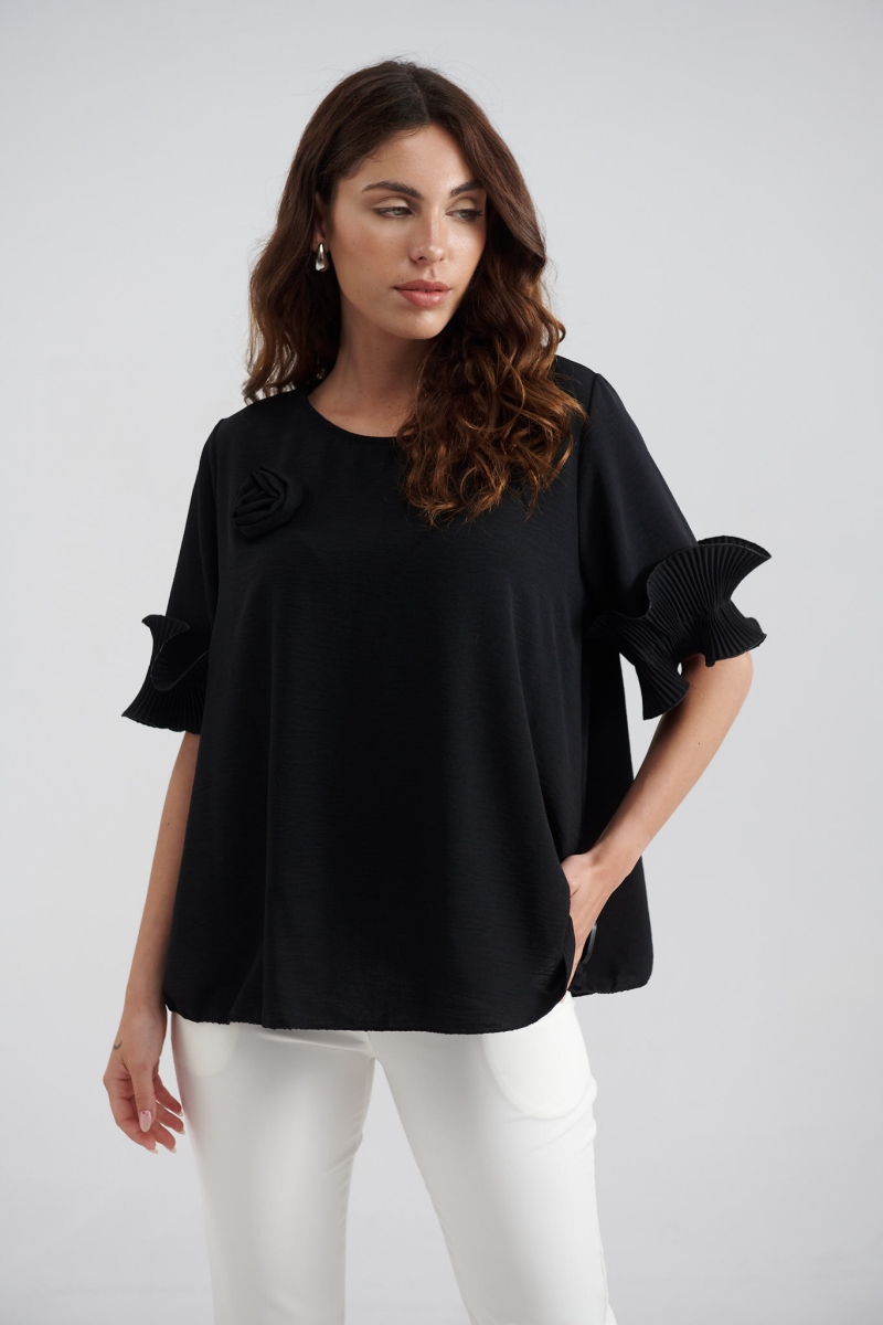 T-Shirt With Ruffled Sleeves And Flower